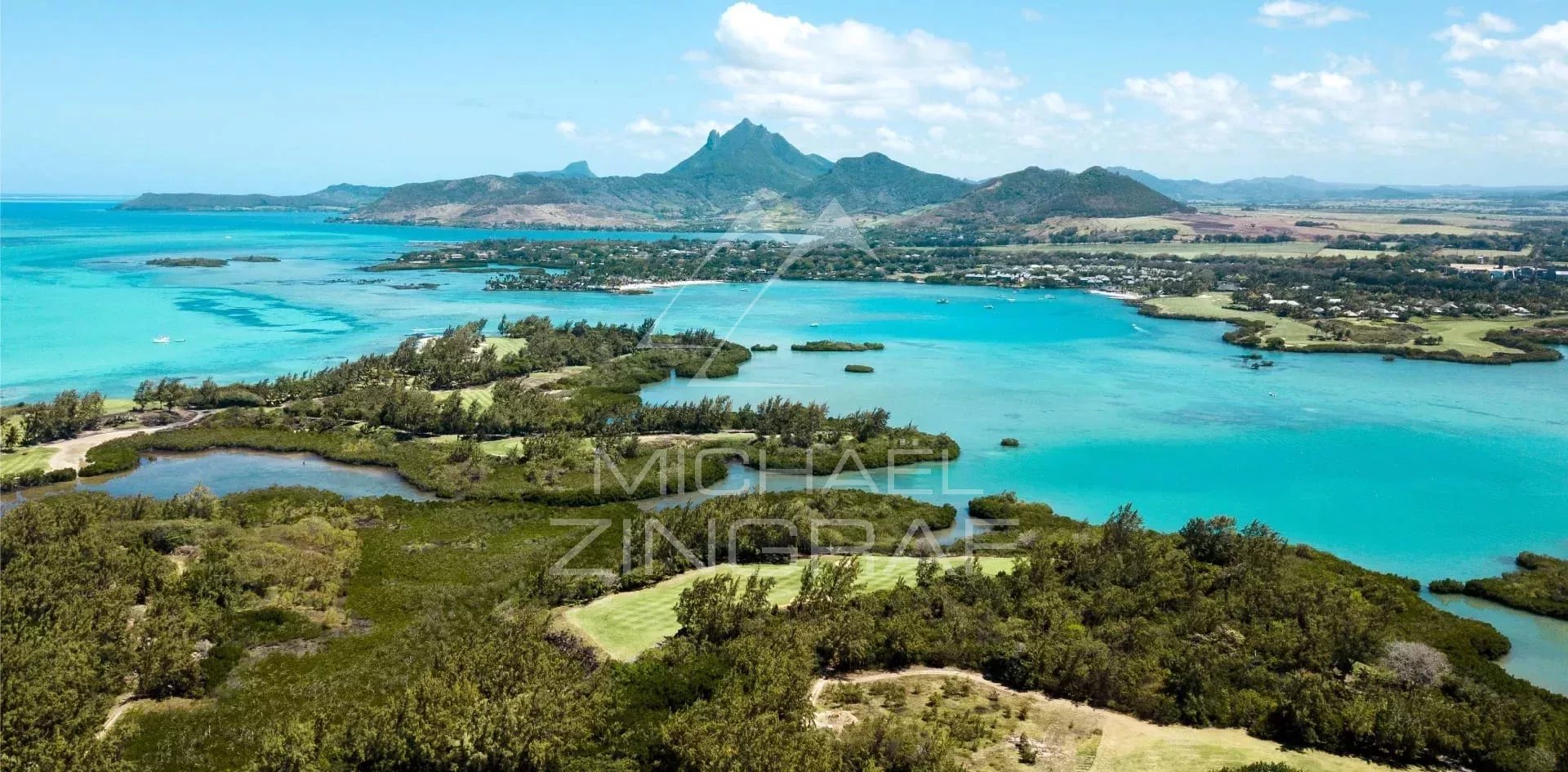 Exceptional duplex in the heart of Anahita