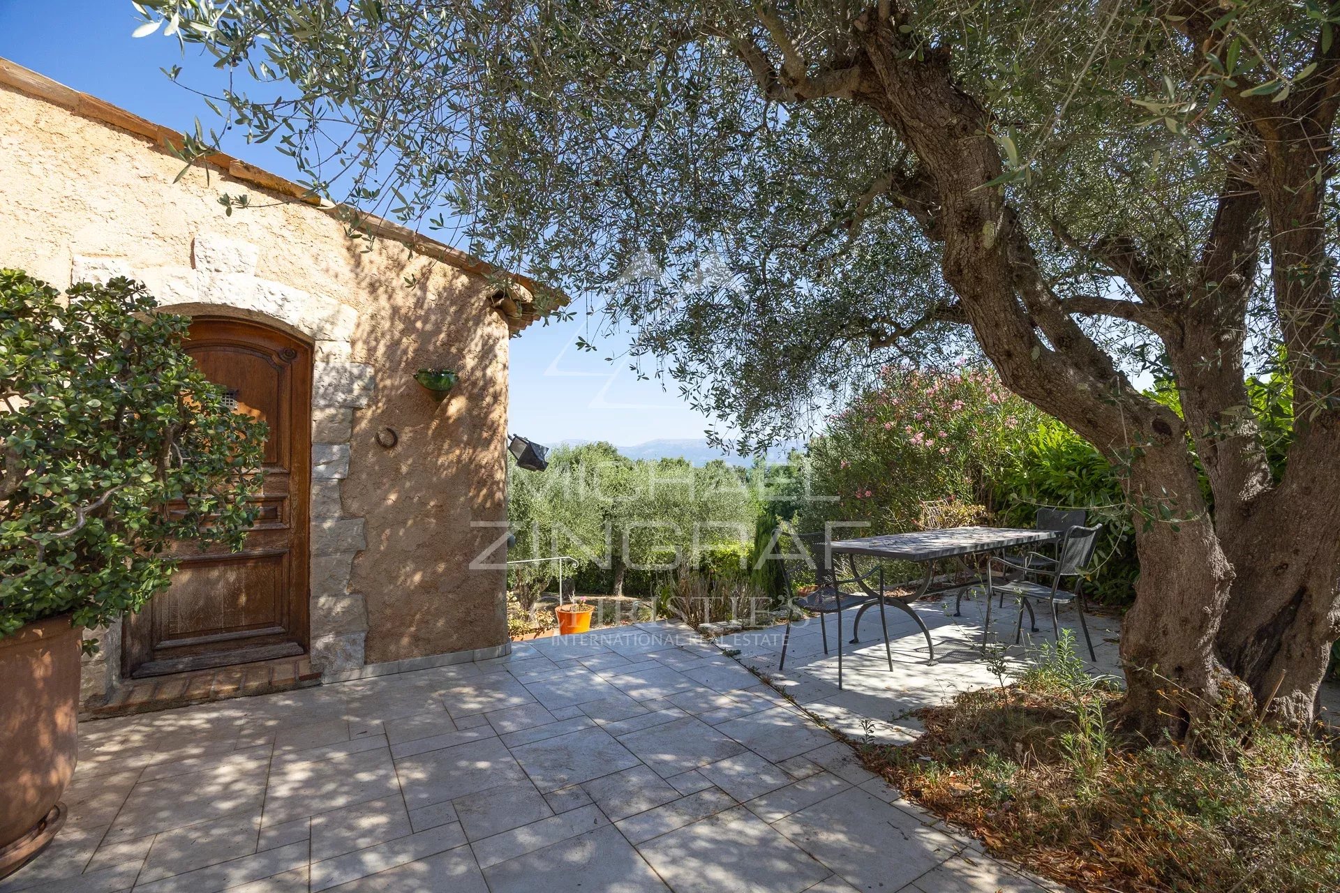 CHARMING PROPERTY IN TANNERON