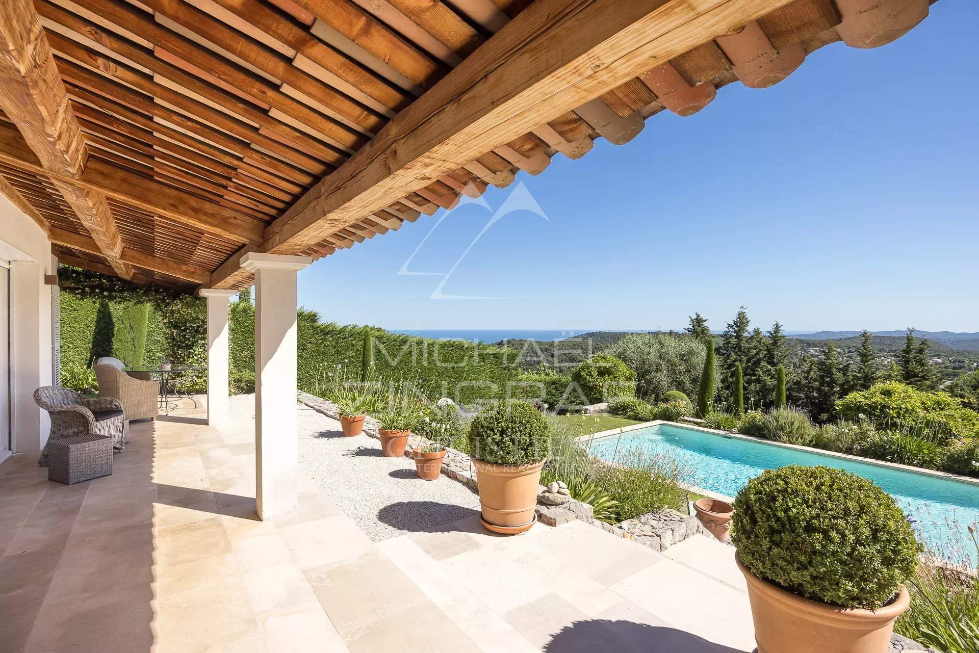 Vence – Élégante villa provençale avec vue panoramique