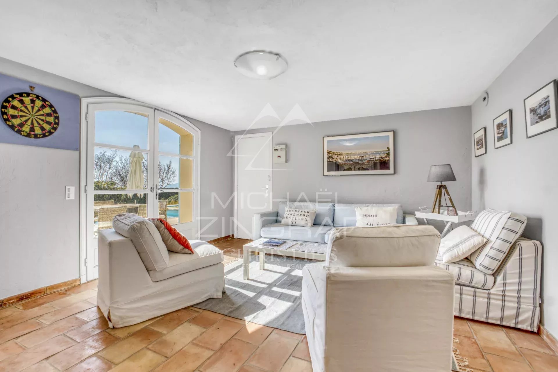 Residential area in Mougins - panoramic views