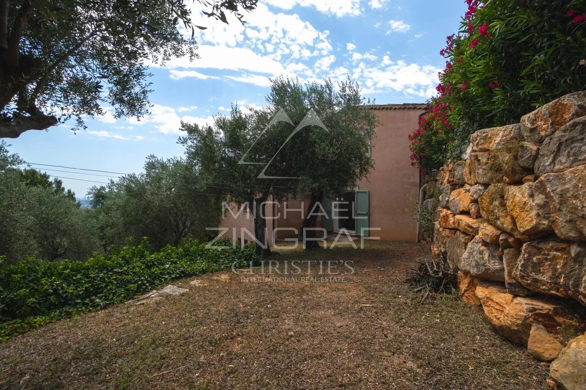 Elegant Provençal villa