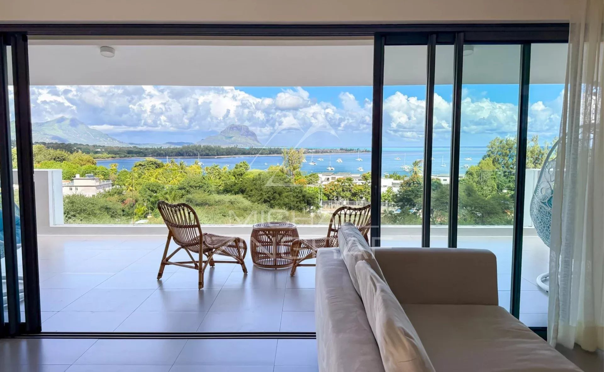 Penthouse d'Exception de 3 Chambres avec Jacuzzi et Vue Panoramique sur l'Océan