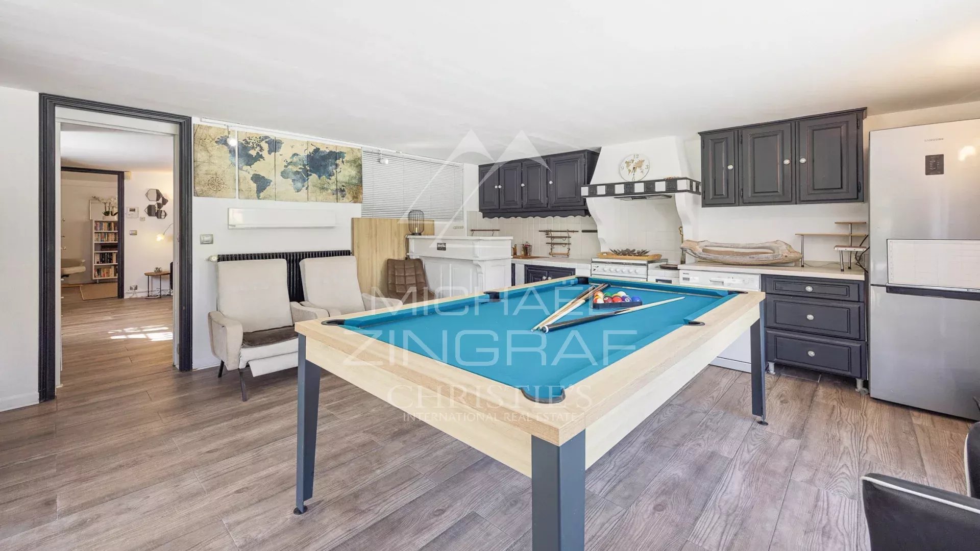 Roquefort-les-Pins – Elegant family property in the heart of a sought-after residential area