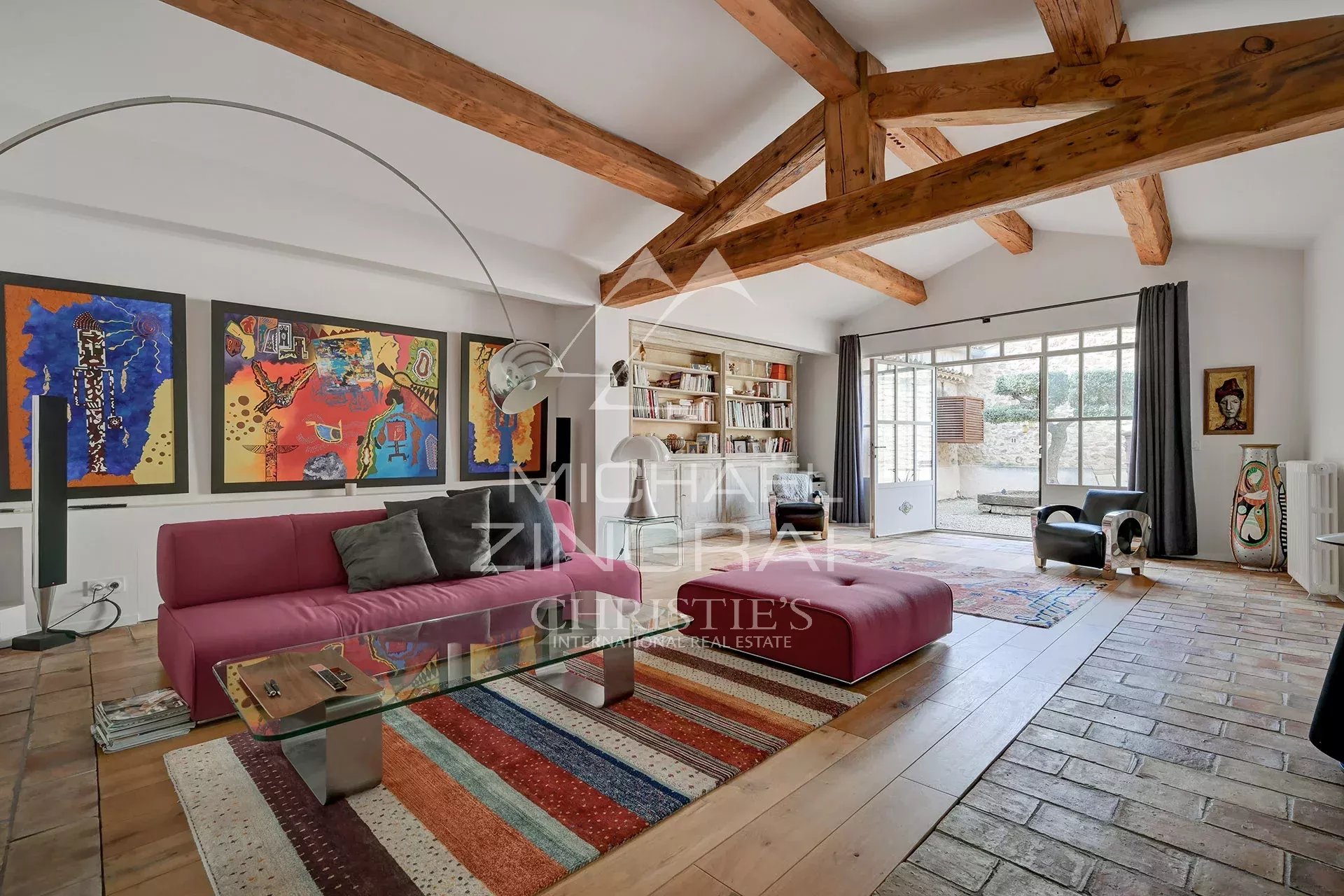 Propriété de caractère proche Avignon