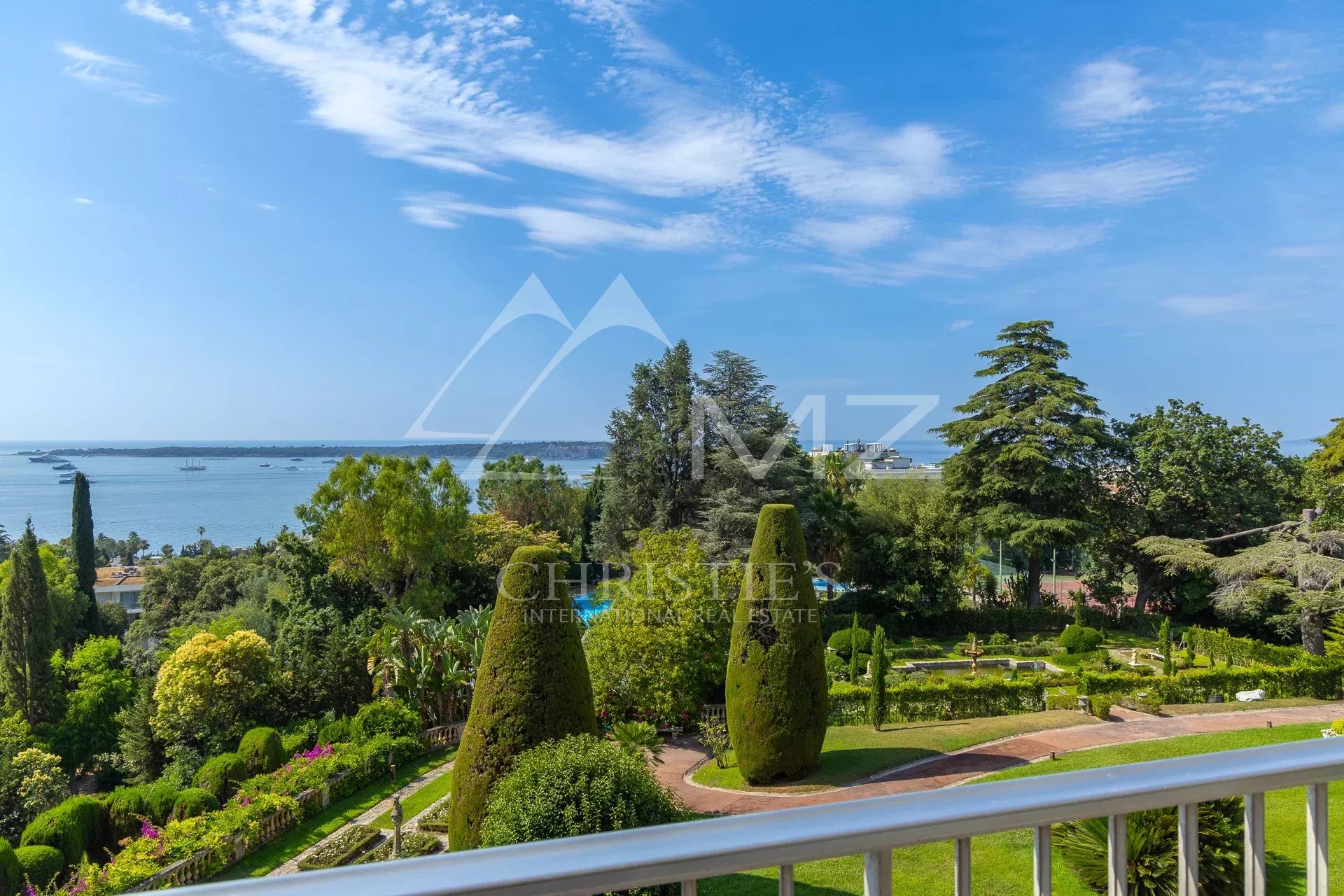 2-Room Apartment with Panoramic Sea View in the Prestigious California District
