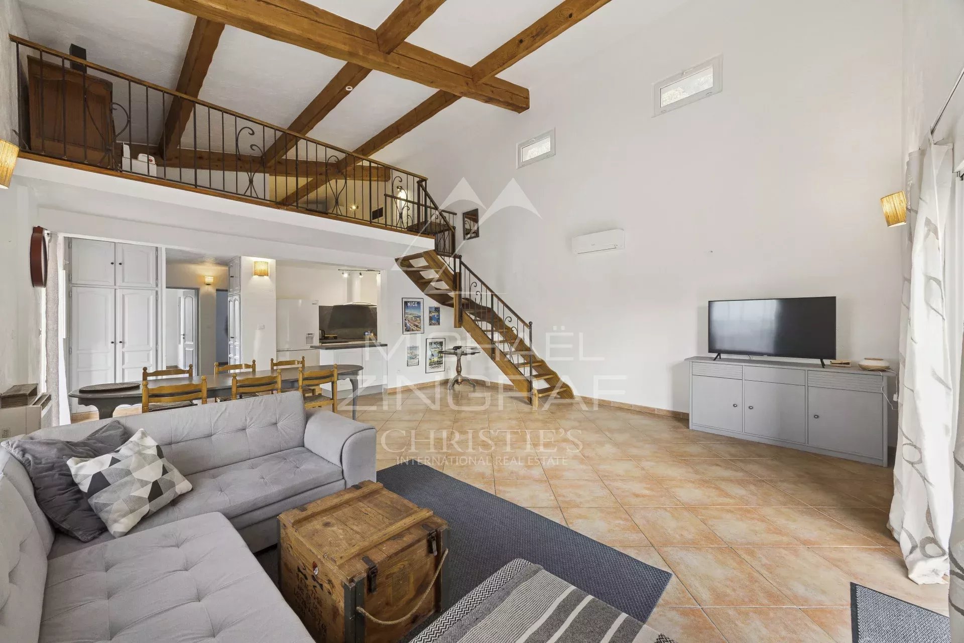 CHARACTER PROPERTY IN THE HEART OF NATURE