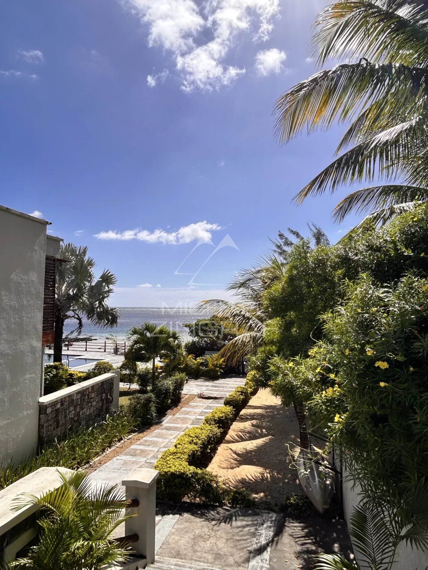 Duplex pieds dans l'eau à Cap Malheureux