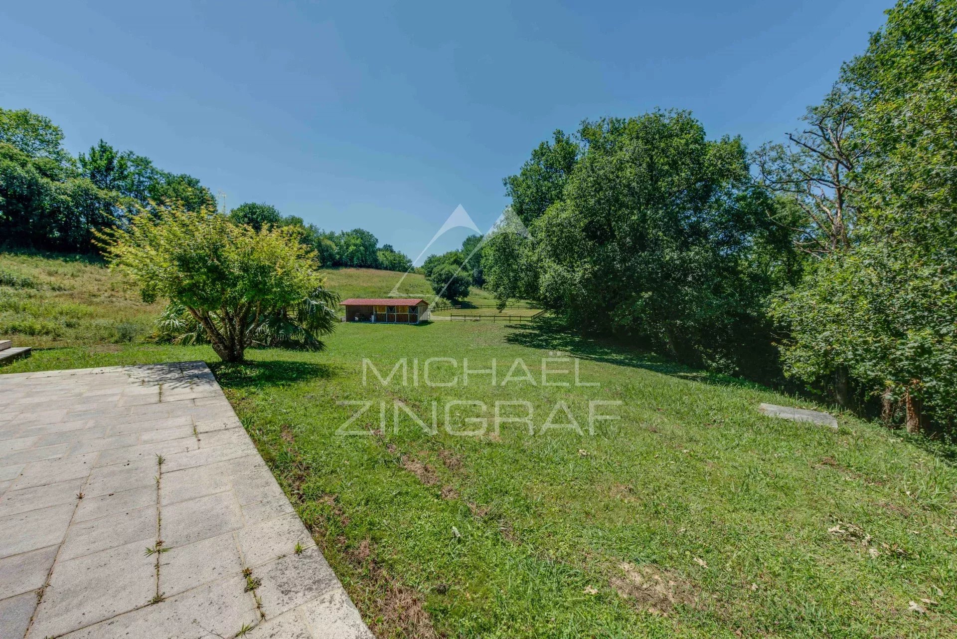 Entre mer et montagnes, ancienne ferme en lisière de forêt / 7 hectares Pays-Basque