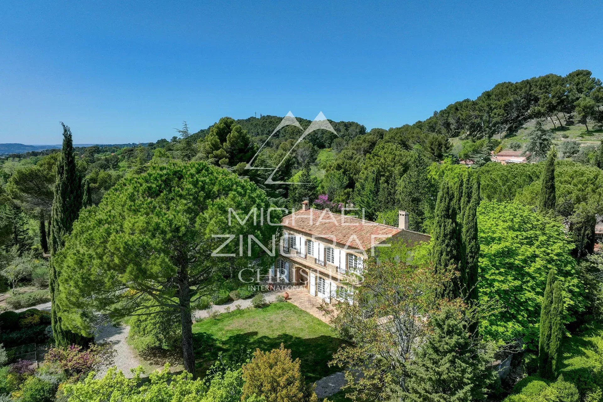 Charming Stone house with breathtaking views of Saint-Victoire mountain