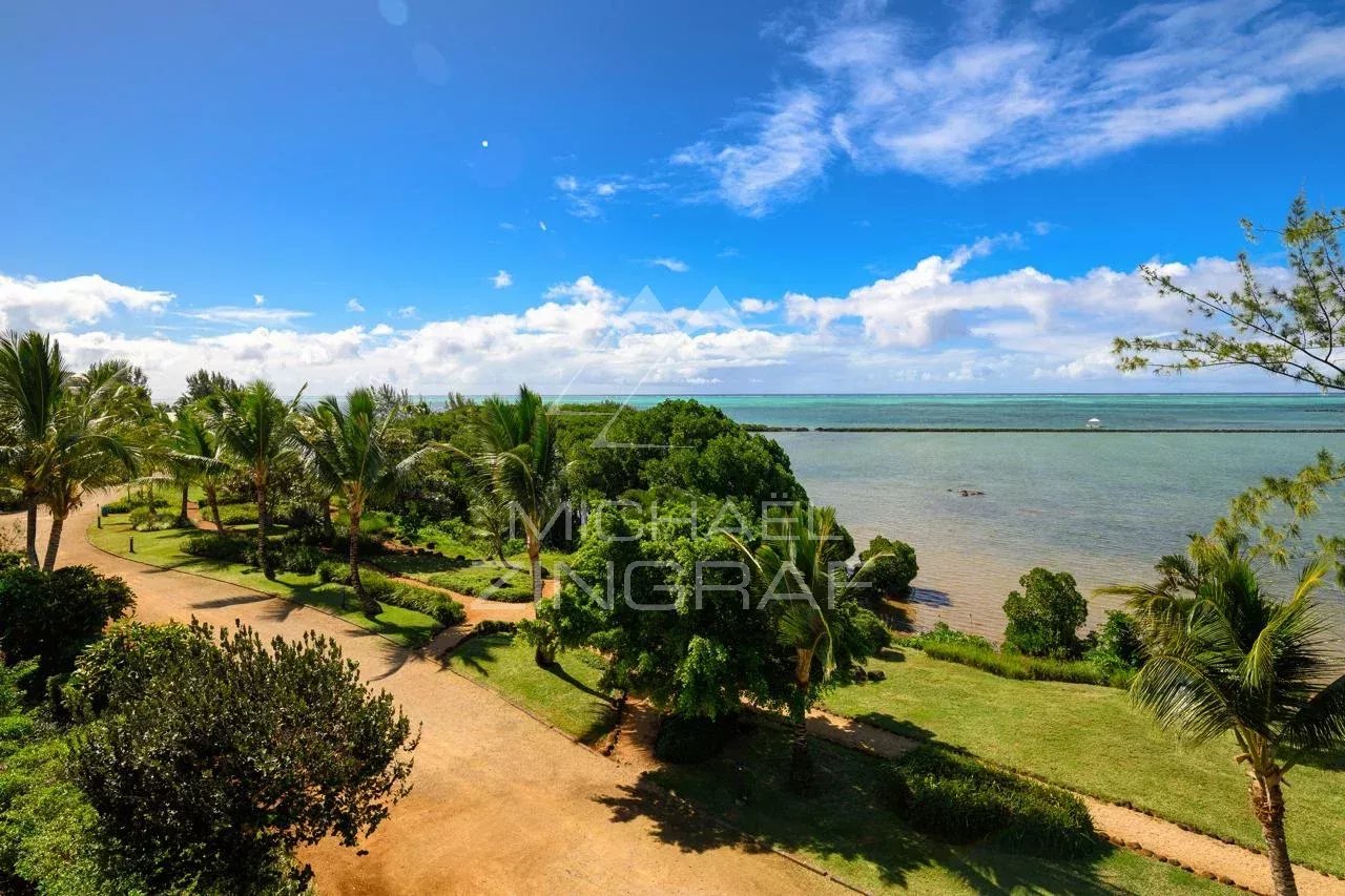 Penthouse d’Exception de 4 Chambres avec Vue Panoramique sur le Lagon à Azuri Golf & Beachfront Village