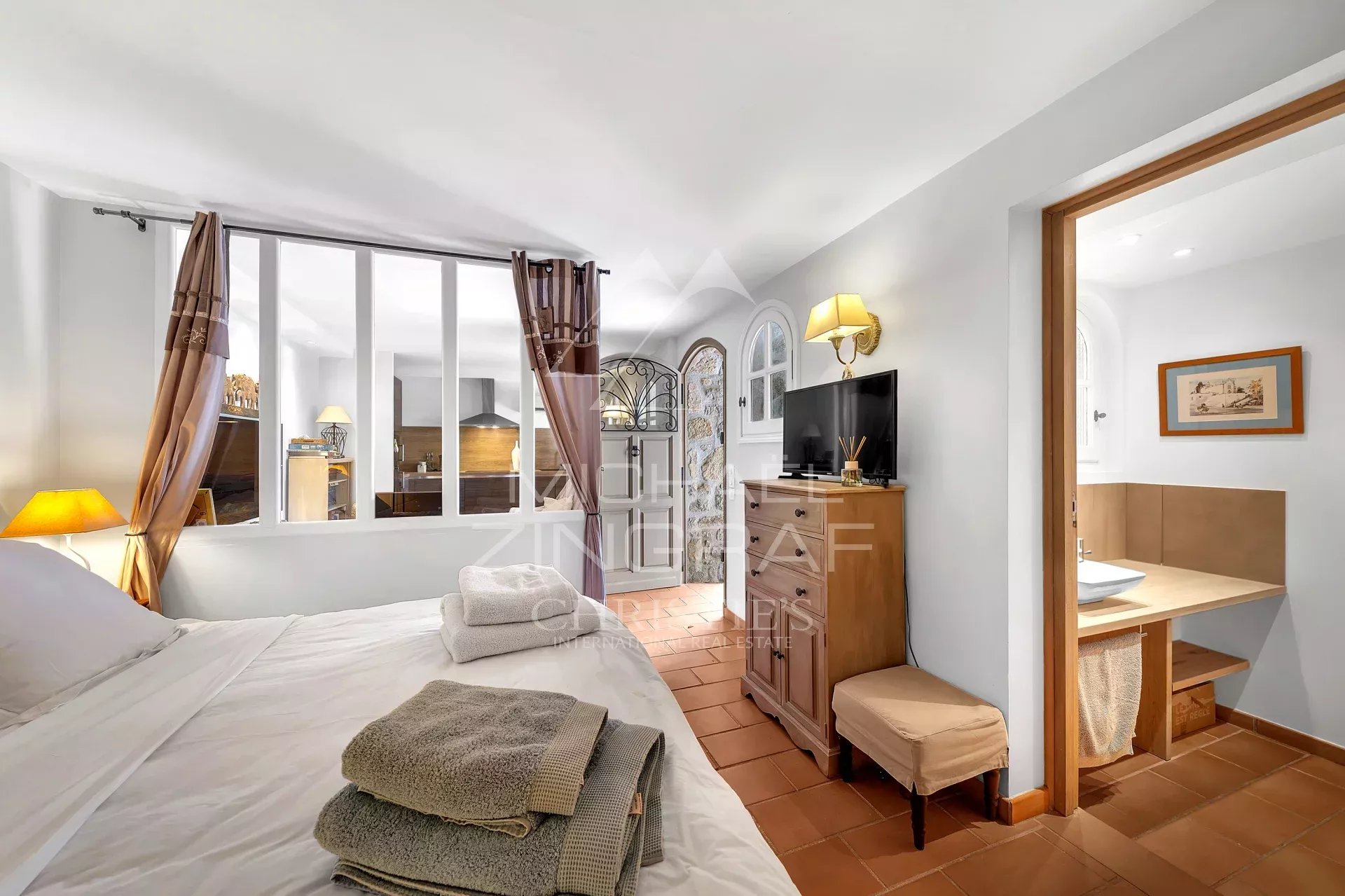 Steinernes Anwesen mit 360° Rundumblick