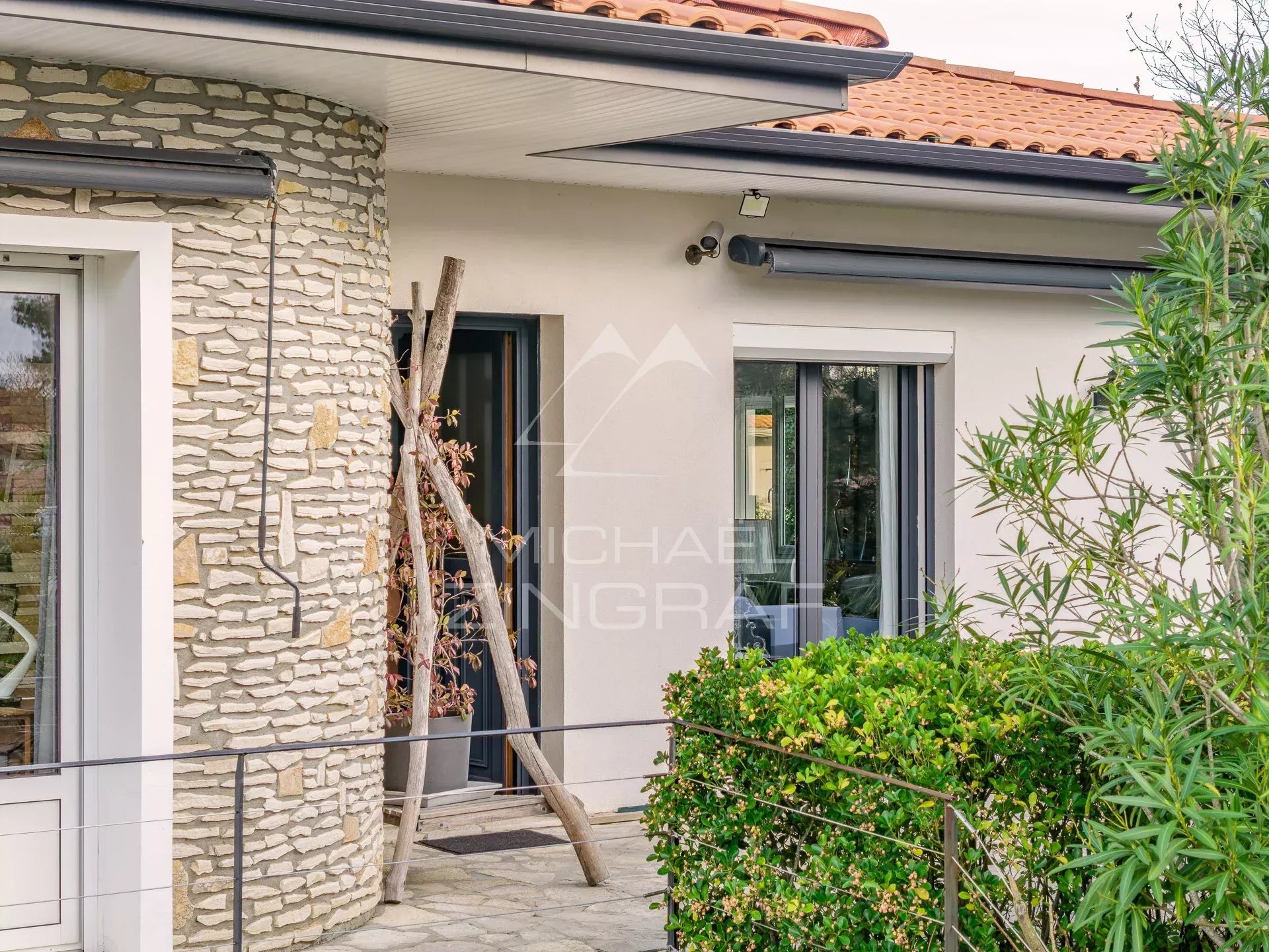 Maison contemporaine avec jardin et piscine au cœur de La Hume
