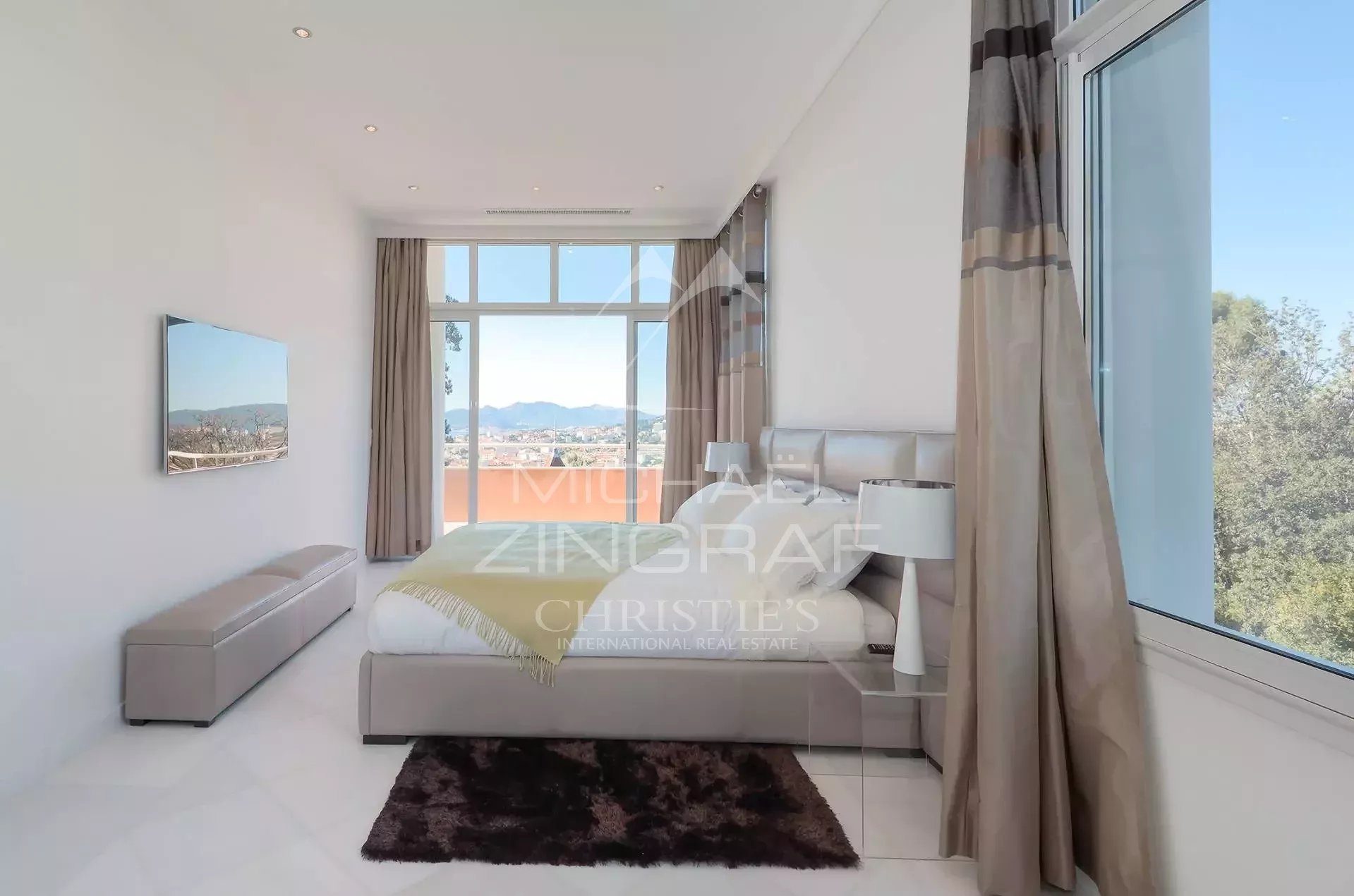 Cannes - Luxurious new built villa