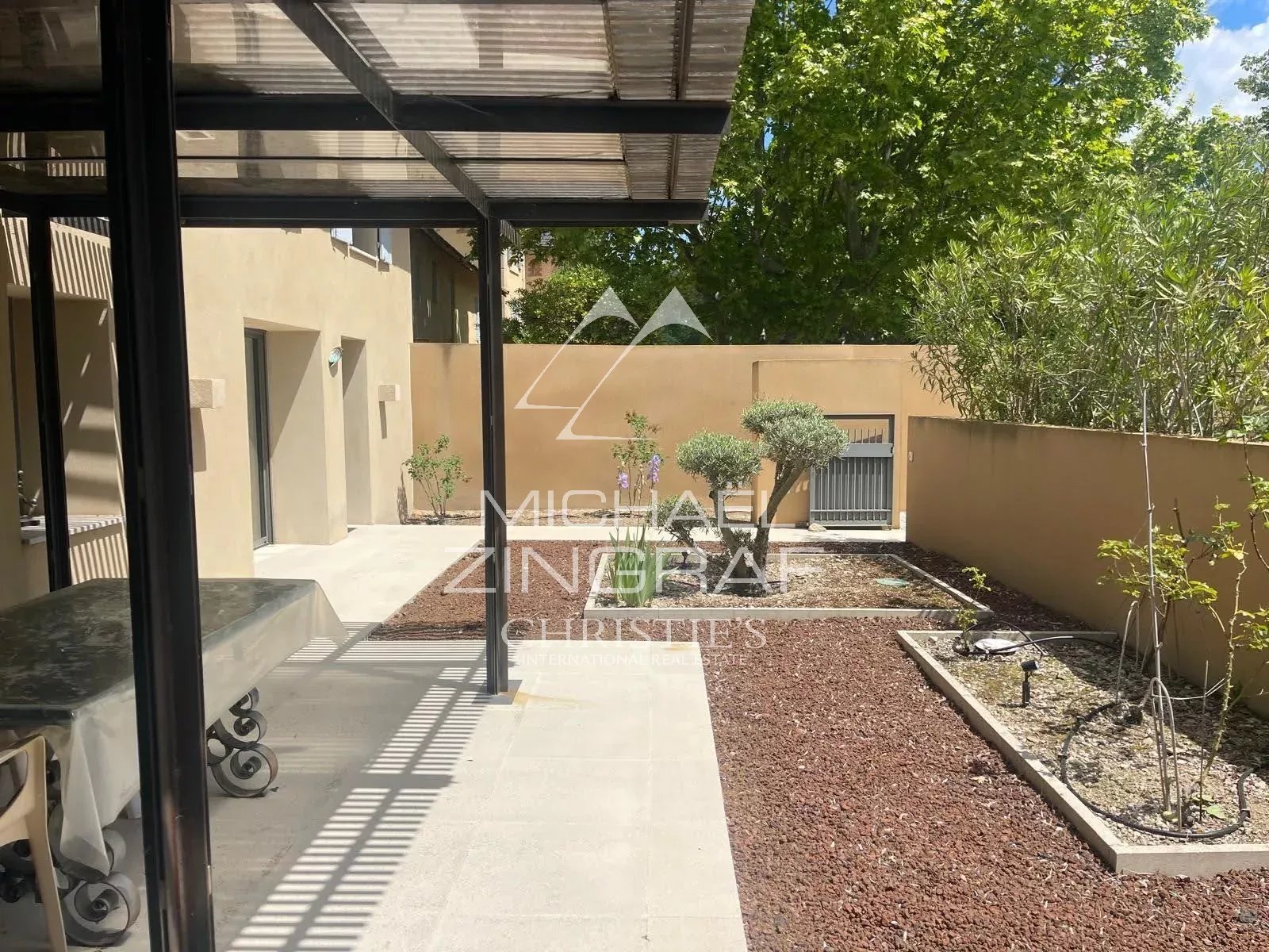 Exceptional property in the heart of the Aix countryside