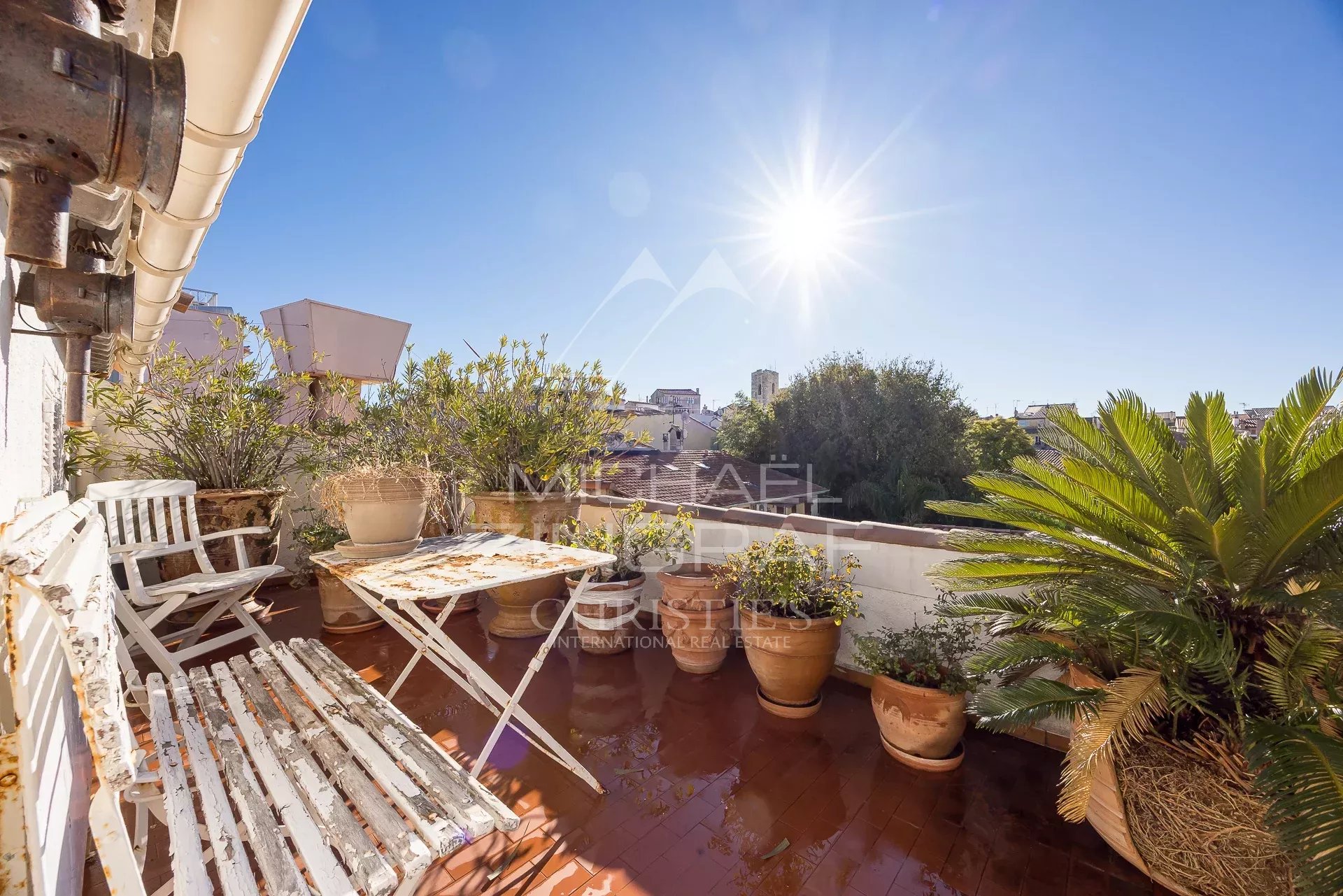 Appartement d’exception – Vieille Ville d’Antibes – Dernier étage – Terrasses – Vue panoramique