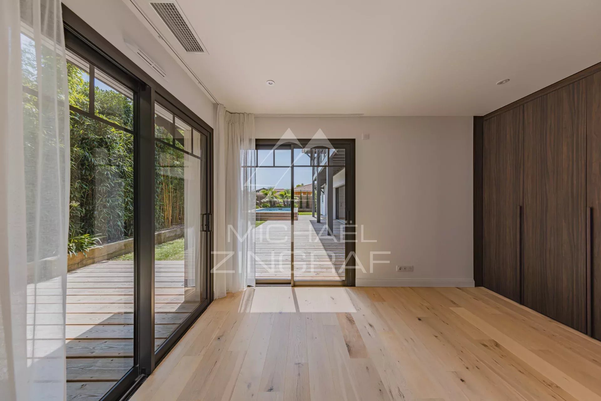 LA TESTE DE BUCH PROCHE COMMERCES - VILLA DE 6 PIÈCES AVEC PISCINE