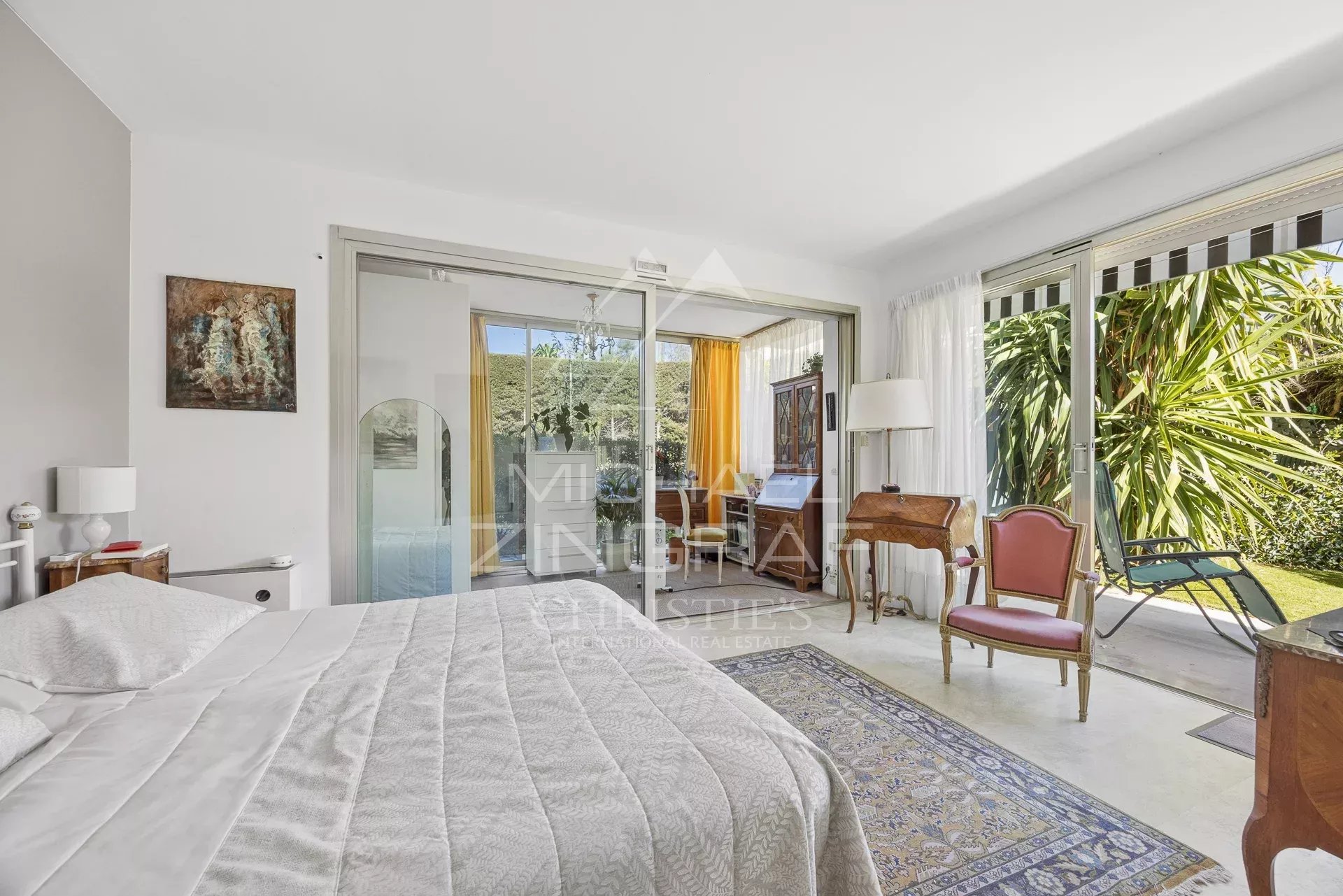 Cannes Croix des Gardes, 3-Zimmer-Wohnung mit eigenem Garten