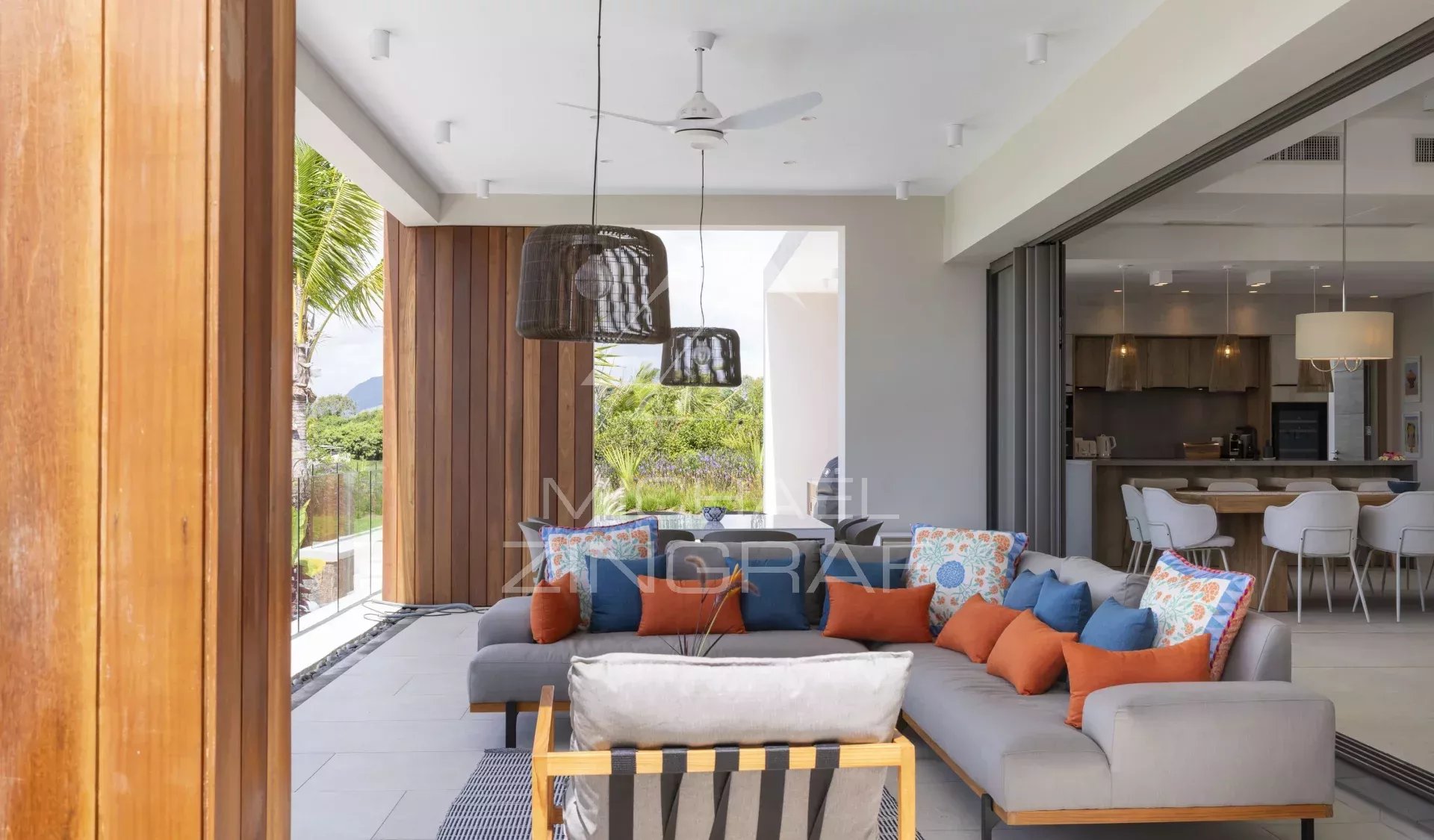 Villa d’Exception avec Vues Panoramiques à Anahita