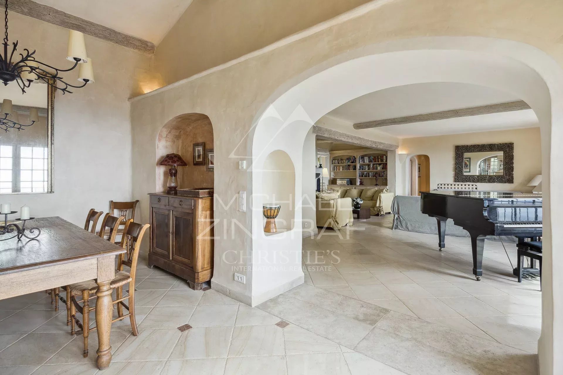 Superb 13-Room Bastide with Panoramic Views