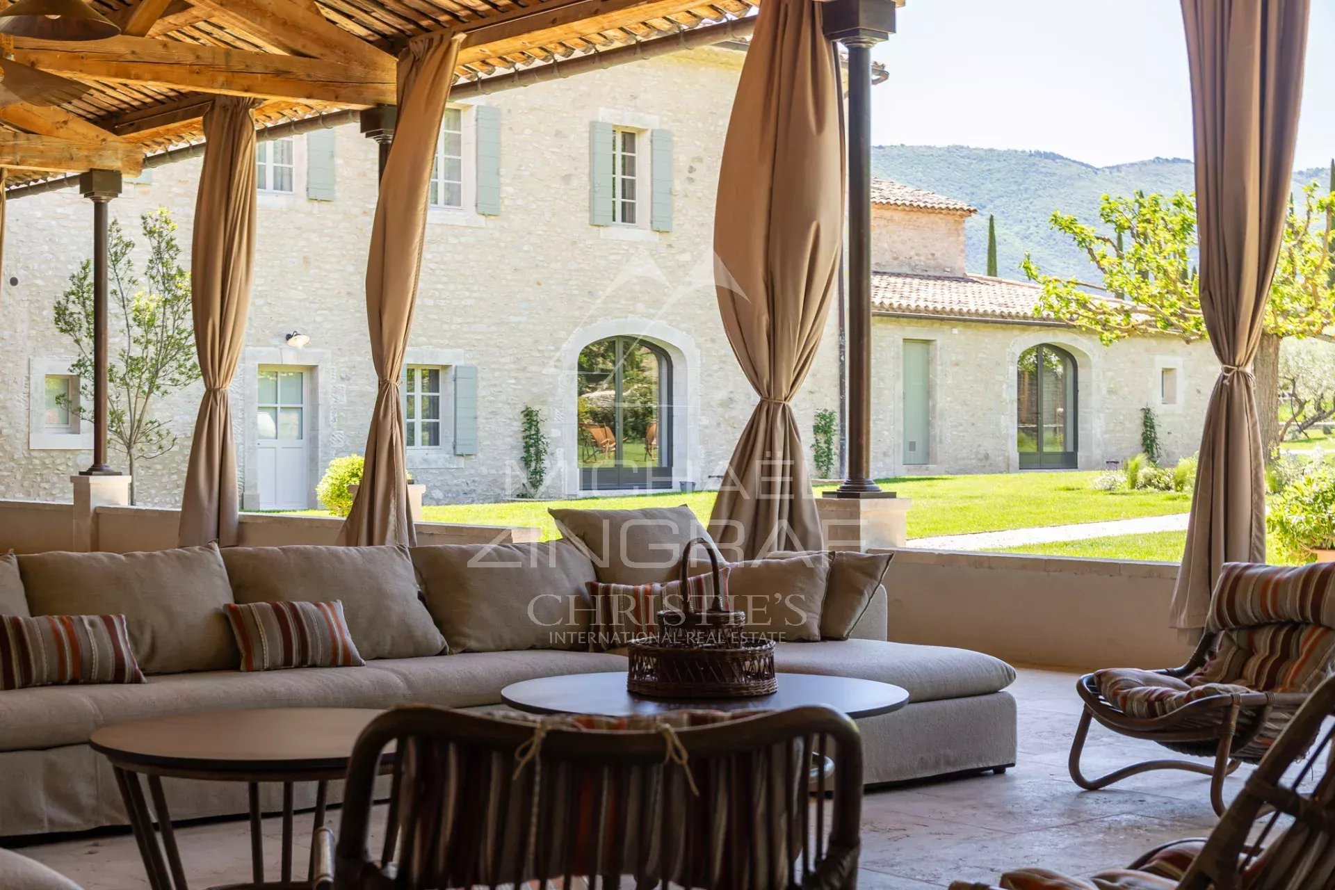 Exceptional property in the heart of the Luberon