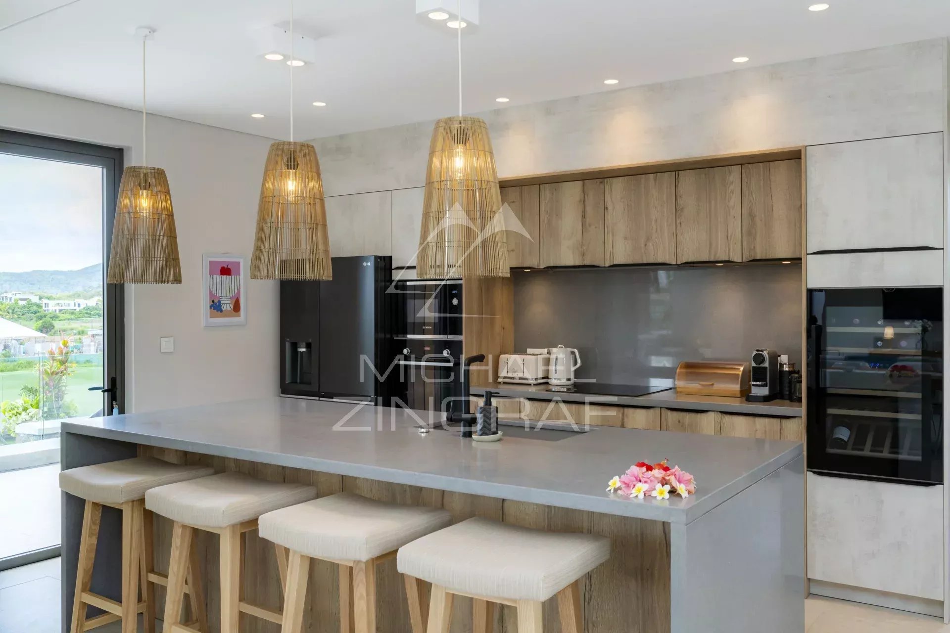 Villa d’Exception avec Vues Panoramiques à Anahita