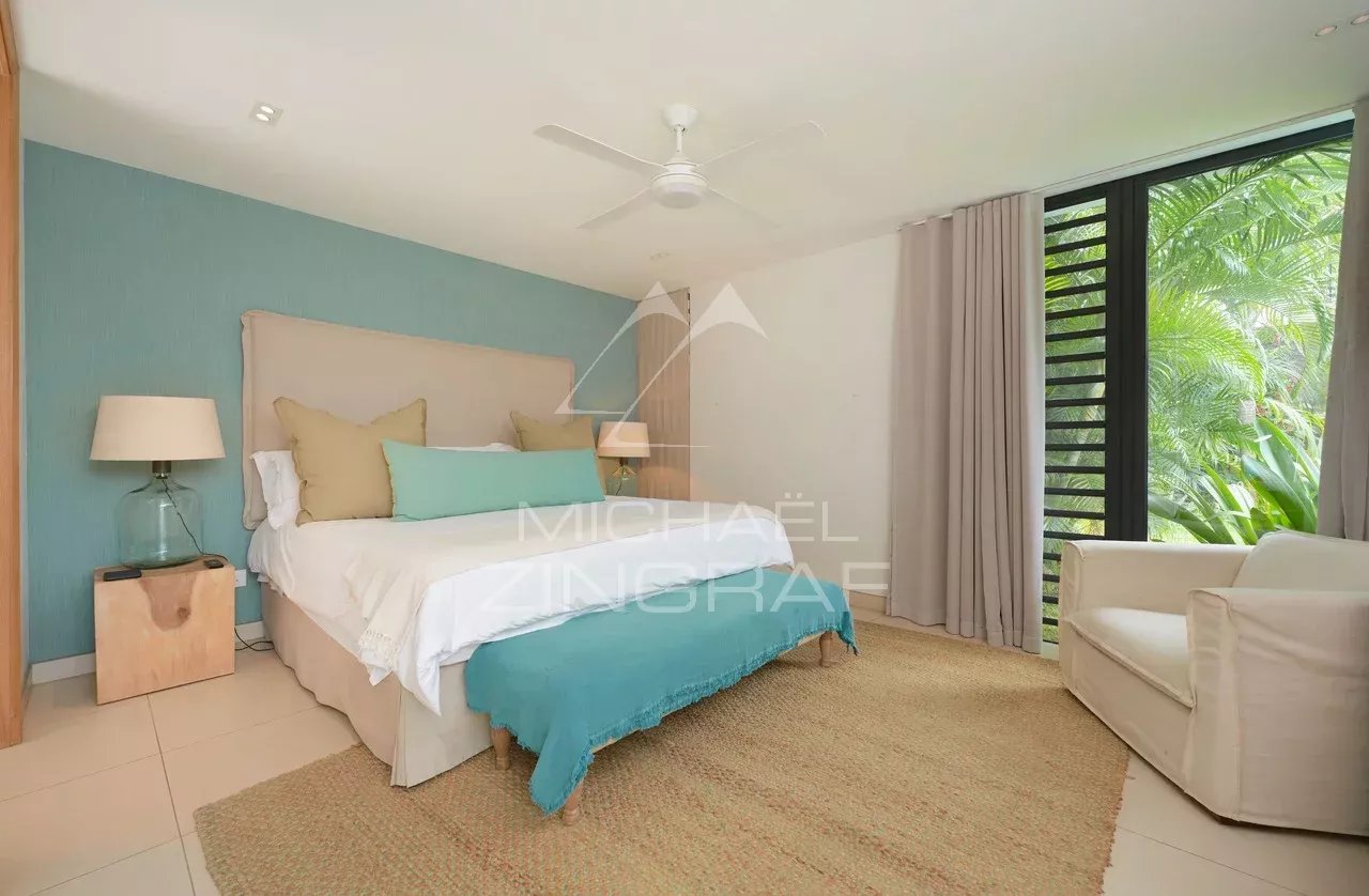 Villa avec piscine dans une résidence sécurisée à Péreybère