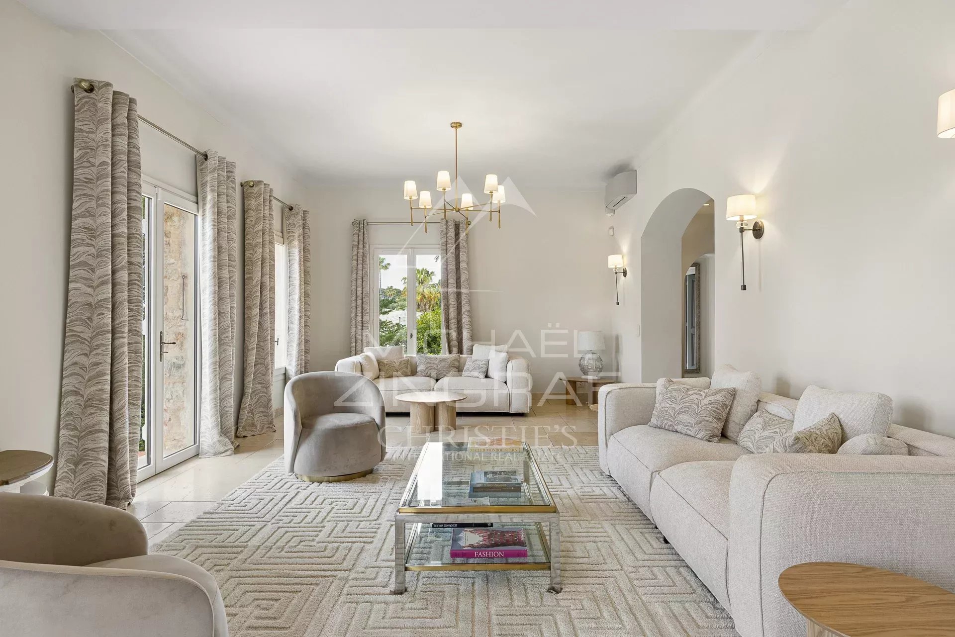 Cap d’Antibes — Versant Ouest Propriété d’exception avec vue mer