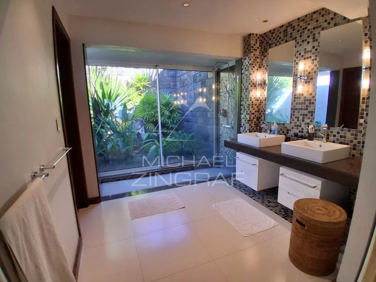 Mauritius - Rare opportunity : Luxury villa by the sea near Grand Bay - Pointe aux Canonniers