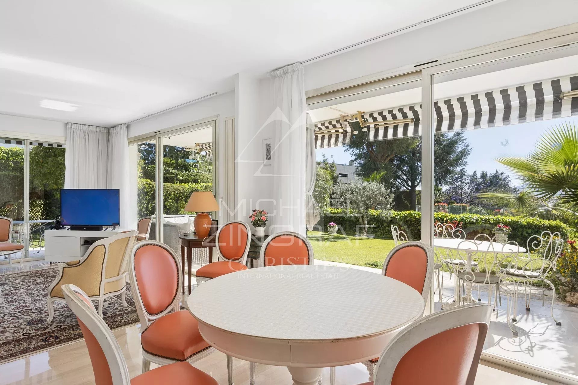 Cannes Croix des Gardes, 3-Zimmer-Wohnung mit eigenem Garten