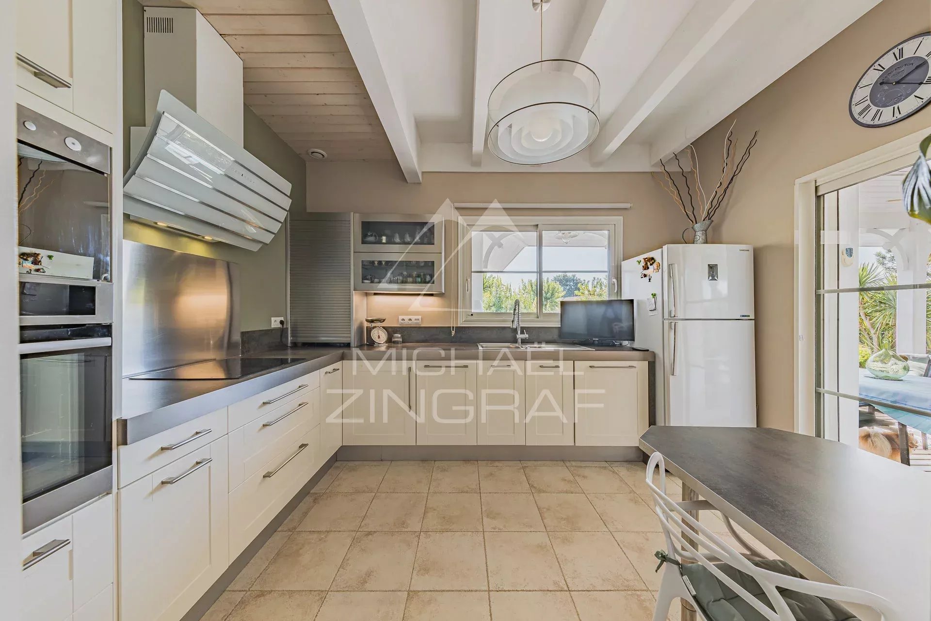 Villa familiale - Harmonie et douceur de vivre au Port du Rocher