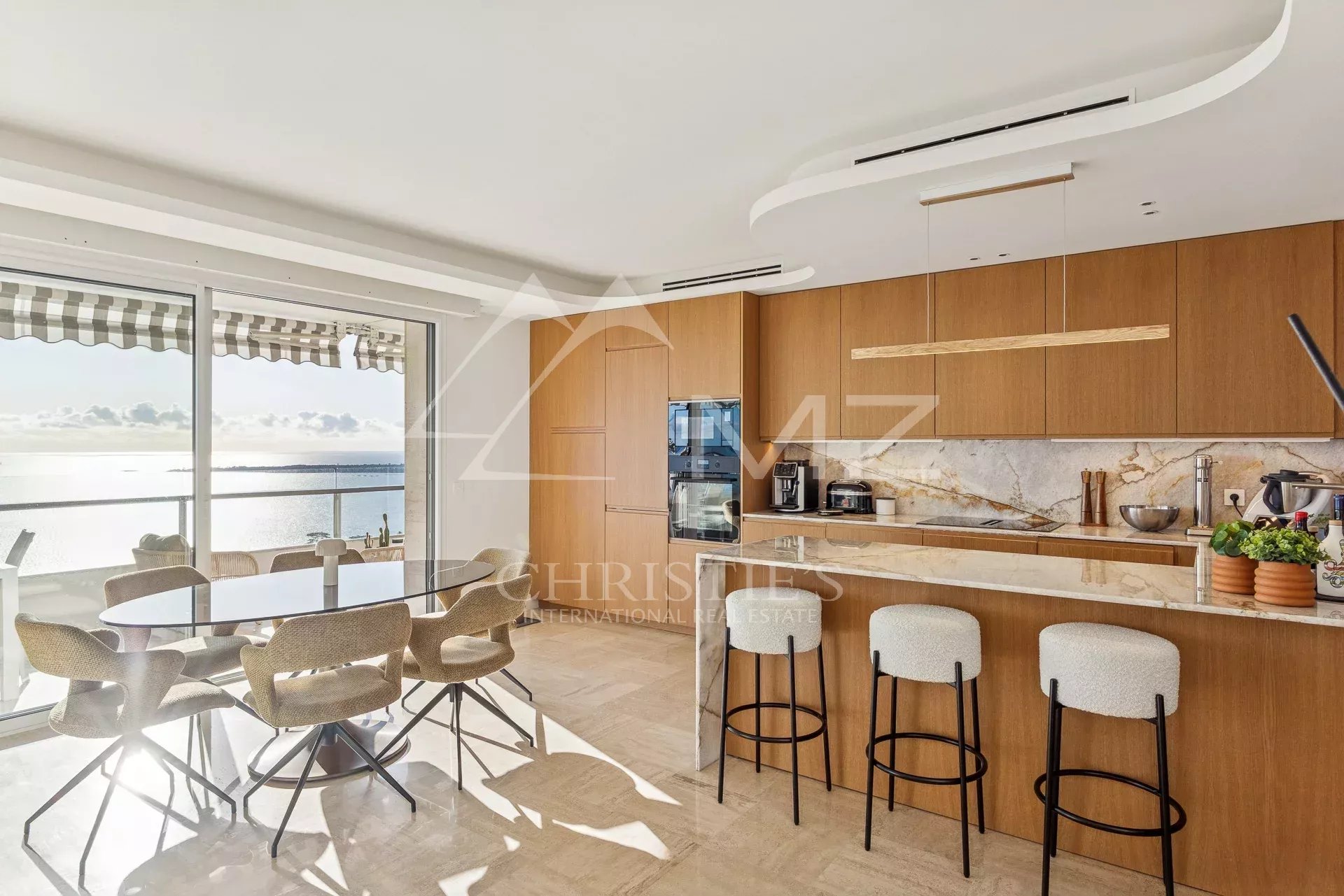 Hervorragende 4-Zimmer-Wohnung in einer prestigeträchtigen Residenz