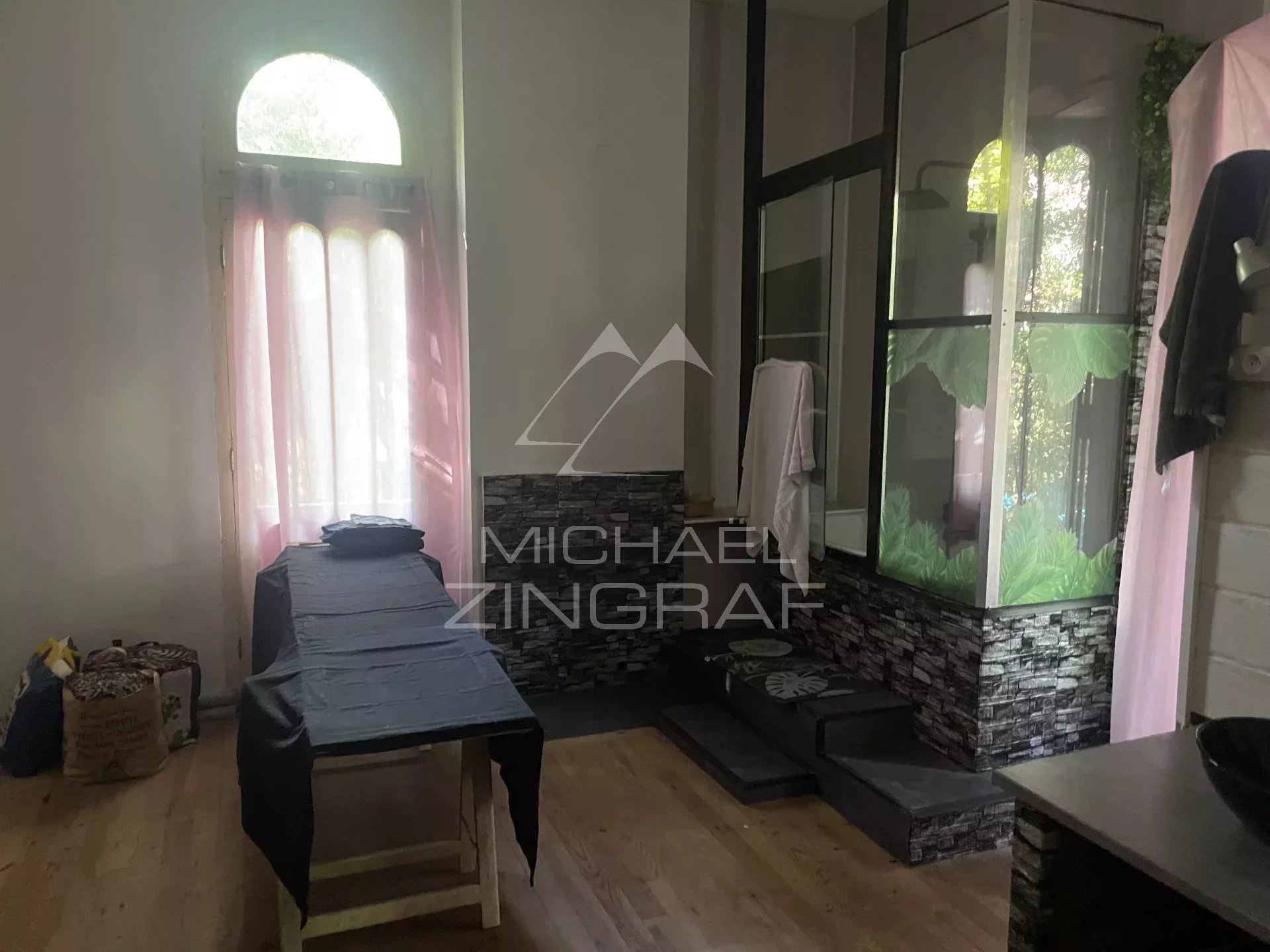 Maison Emblématique à rénover dans le quartier prisé de la ville de Printemps