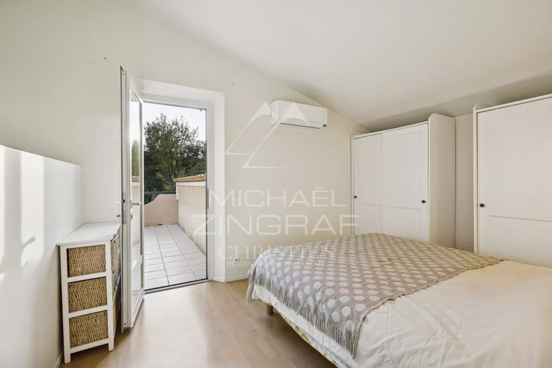 CHARACTER PROPERTY IN THE HEART OF NATURE