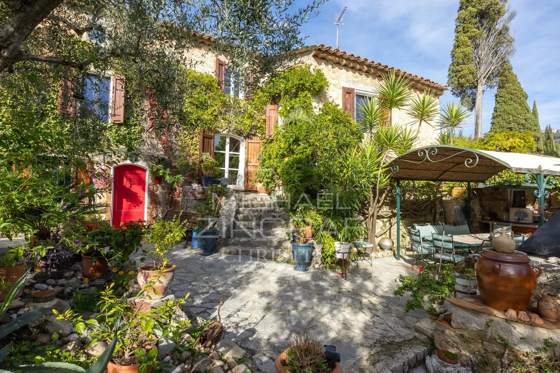 Renovated 18th-Century Provençal Mas