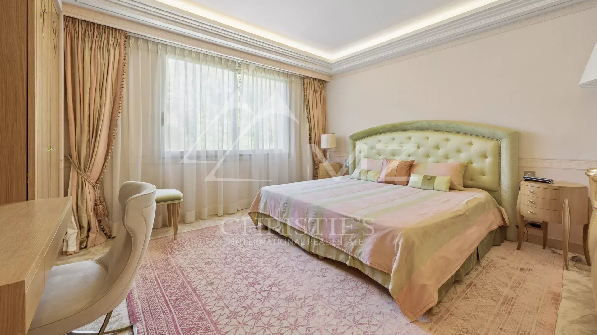 Superb 4-room apartment in a prestigious residence