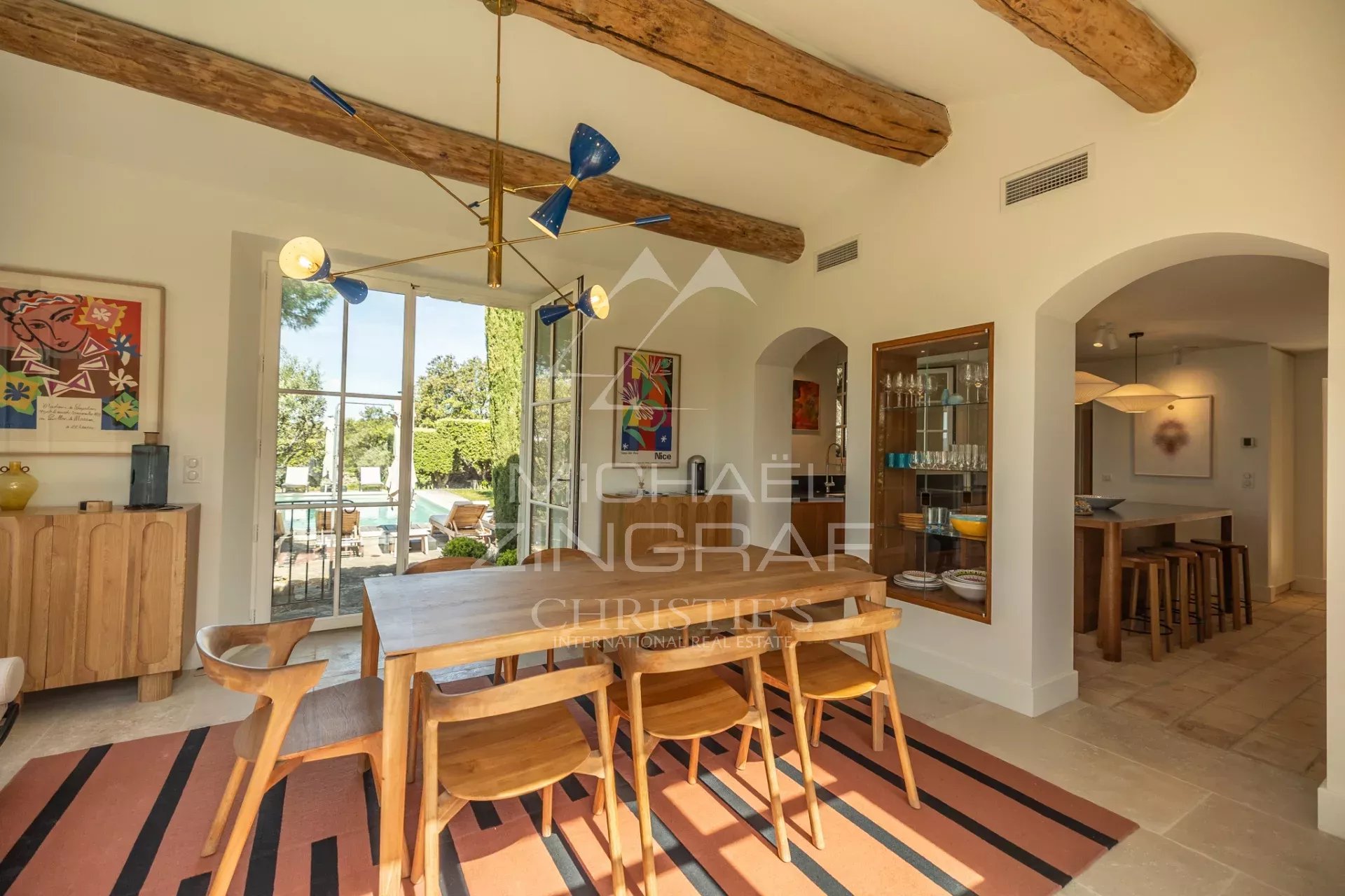 Gordes - Superbe maison en pierres proche du village