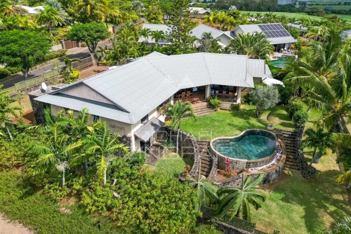 Exceptional Villa with Panoramic Views in a Prestigious Residential Estate