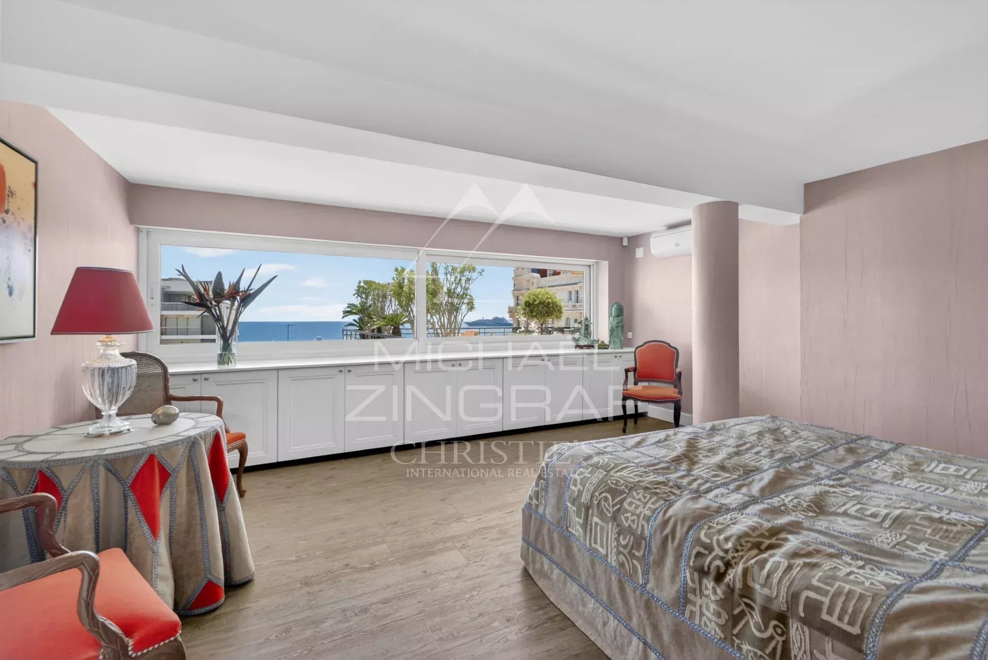 EXCLUSIVITE-CANNES APPARTEMENT D'EXCEPTION  DANS UNE RESIDENCE DE STANDING