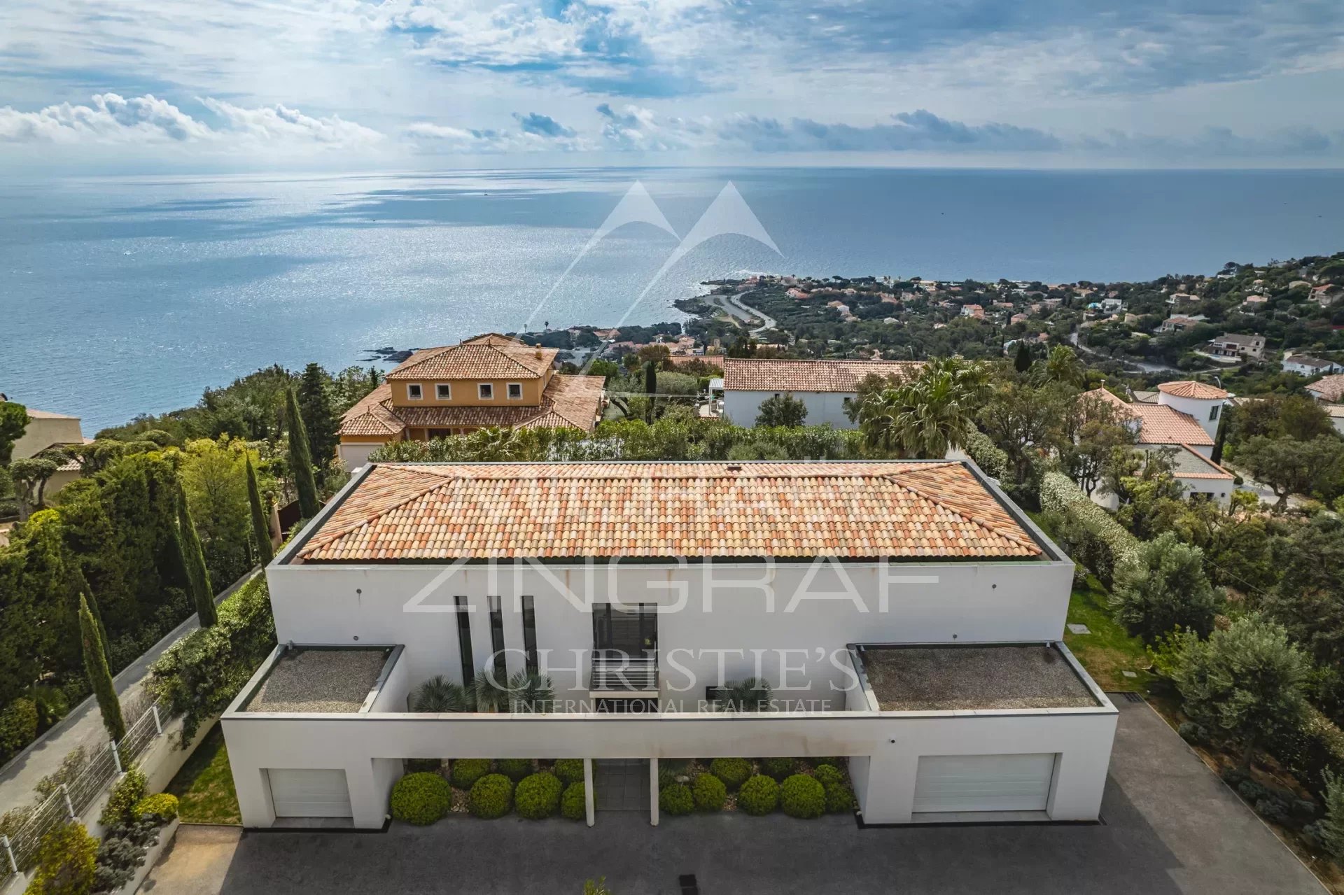 Très belle villa contemporaine avec vue mer