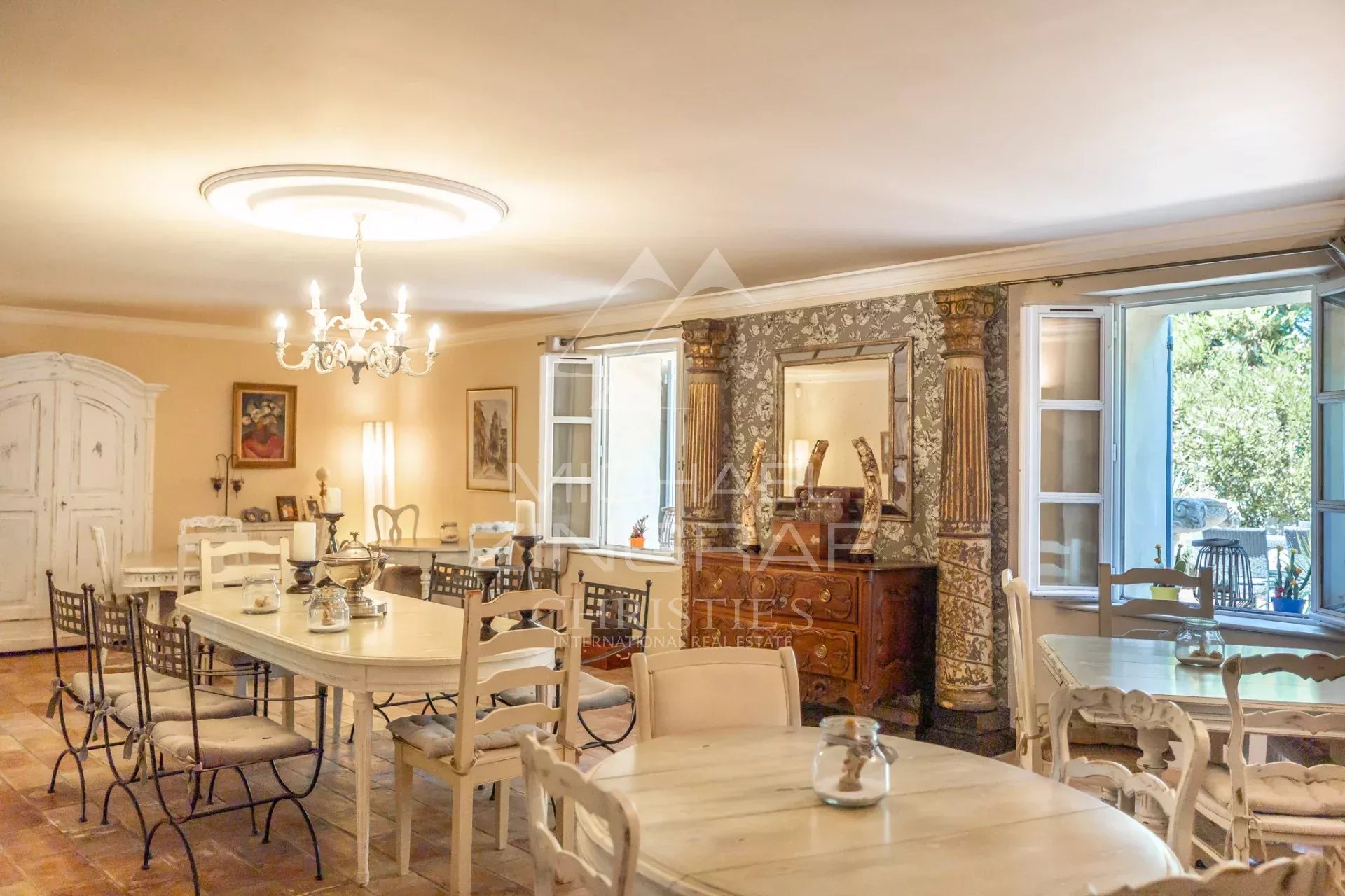 Domaine d’Exception avec piscine aux Portes de L’Isle-sur-la-Sorgue