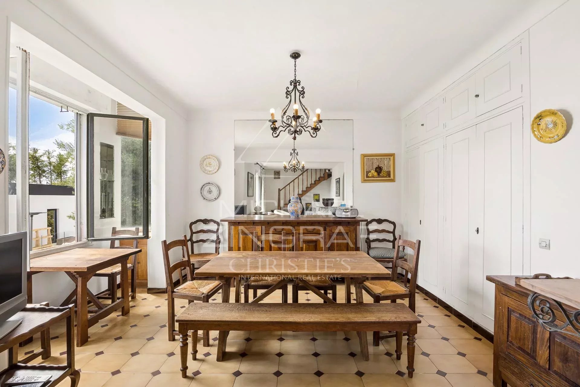 Rare – Villa close to the sea in Cap d’Ail