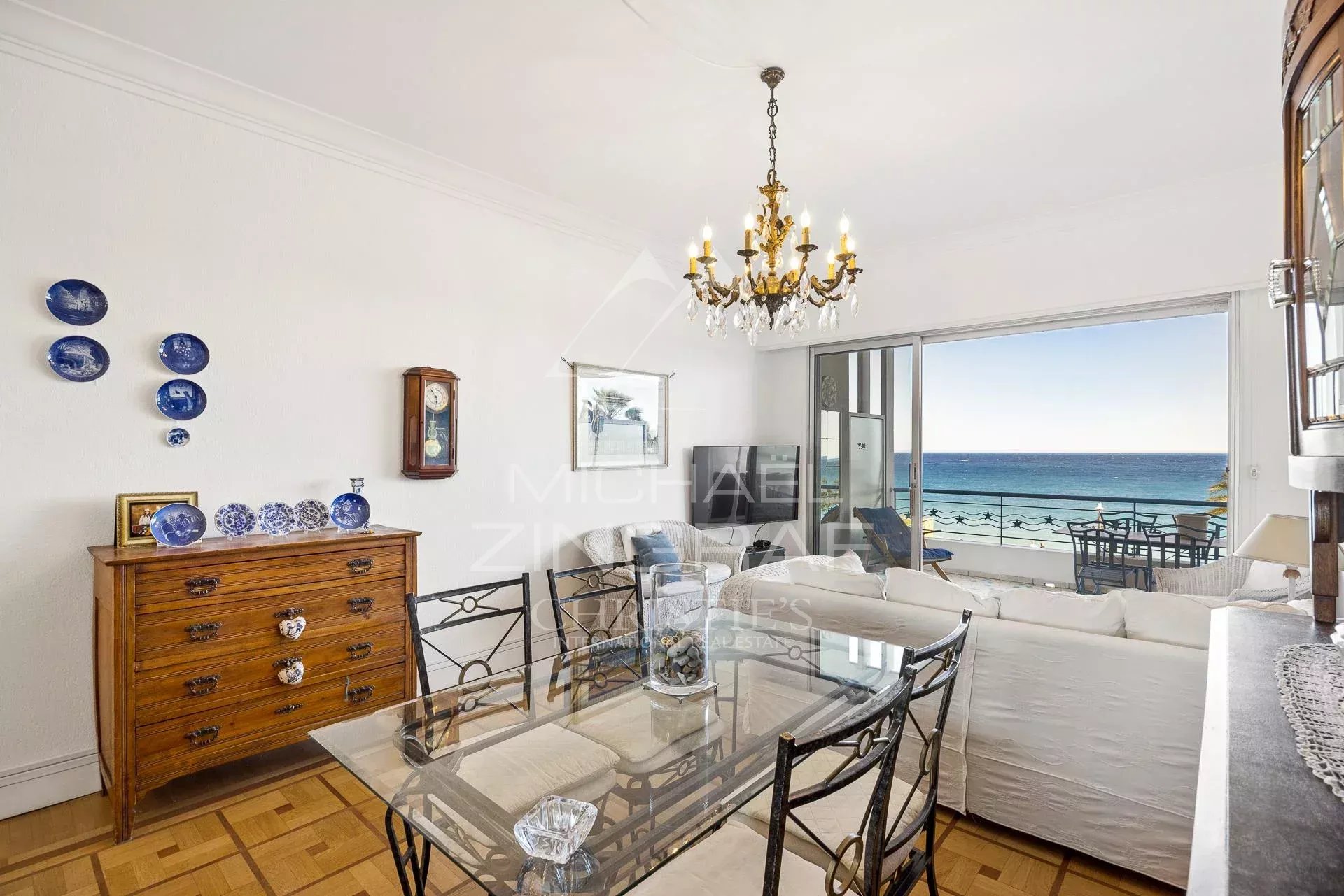 Location d'appartement à long terme - Promenade des Anglais, Nice