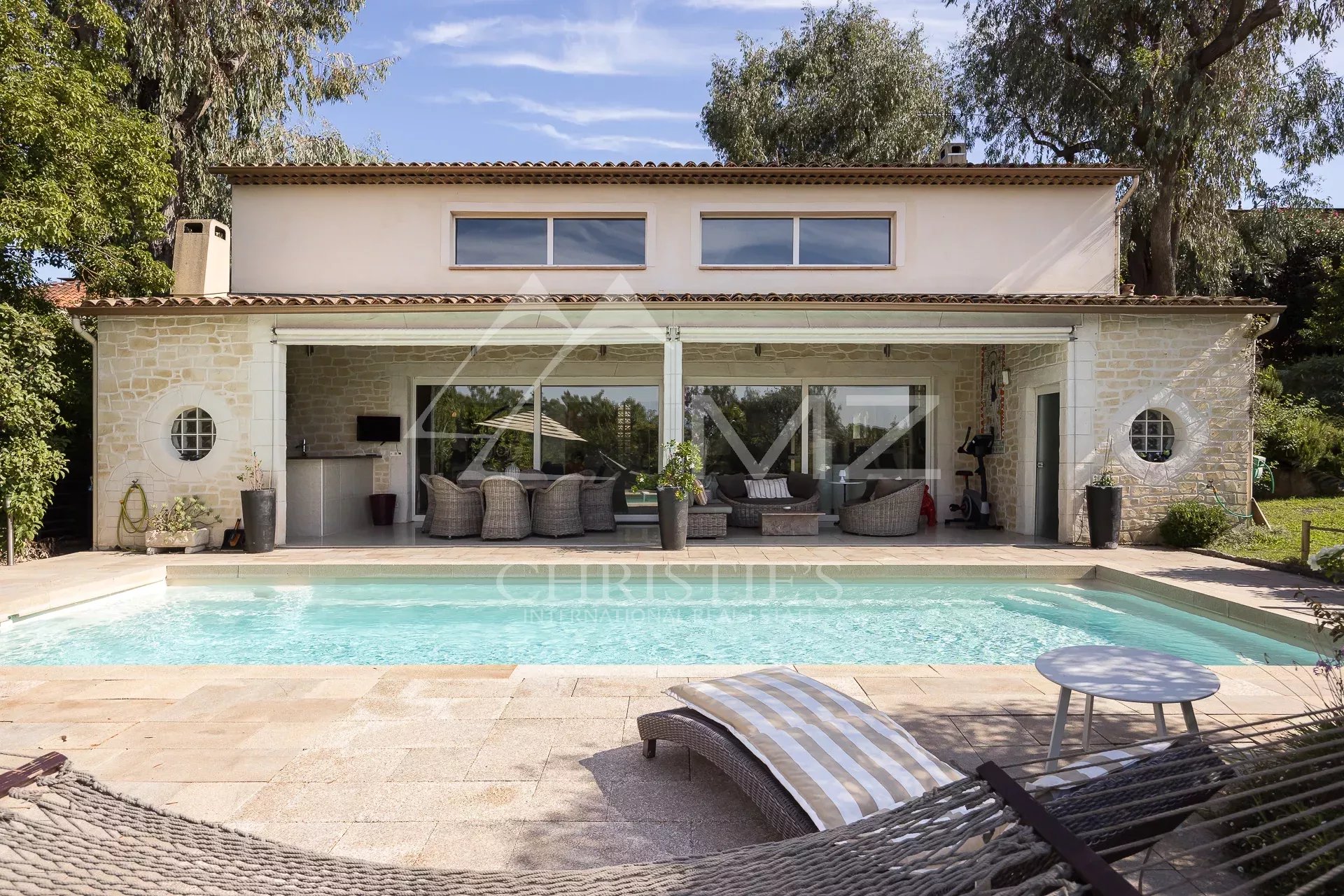 Cannes - Croix des Gardes - Domaine Fermé