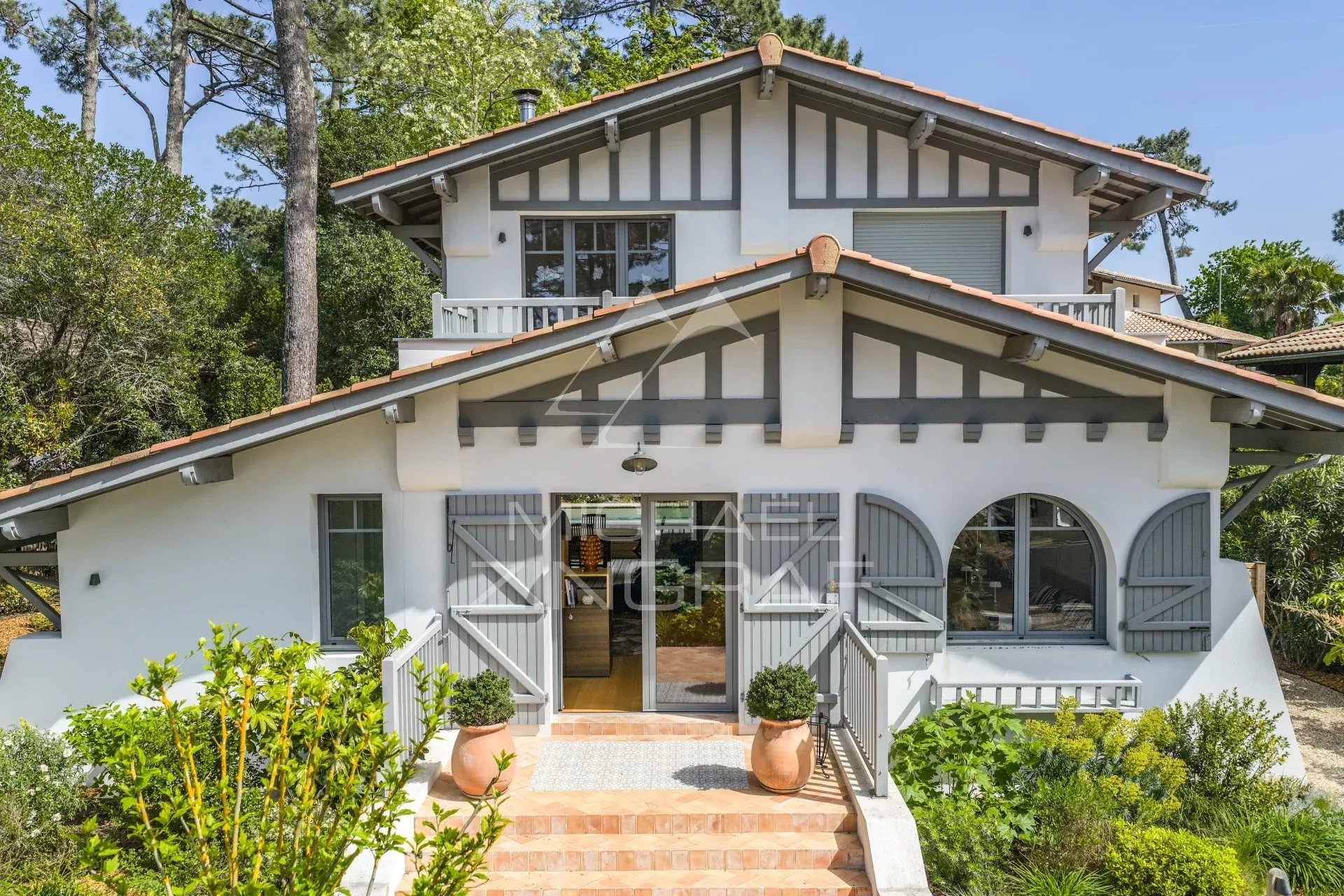 Pyla sur mer - villa avec piscine et vue sur le Bassin