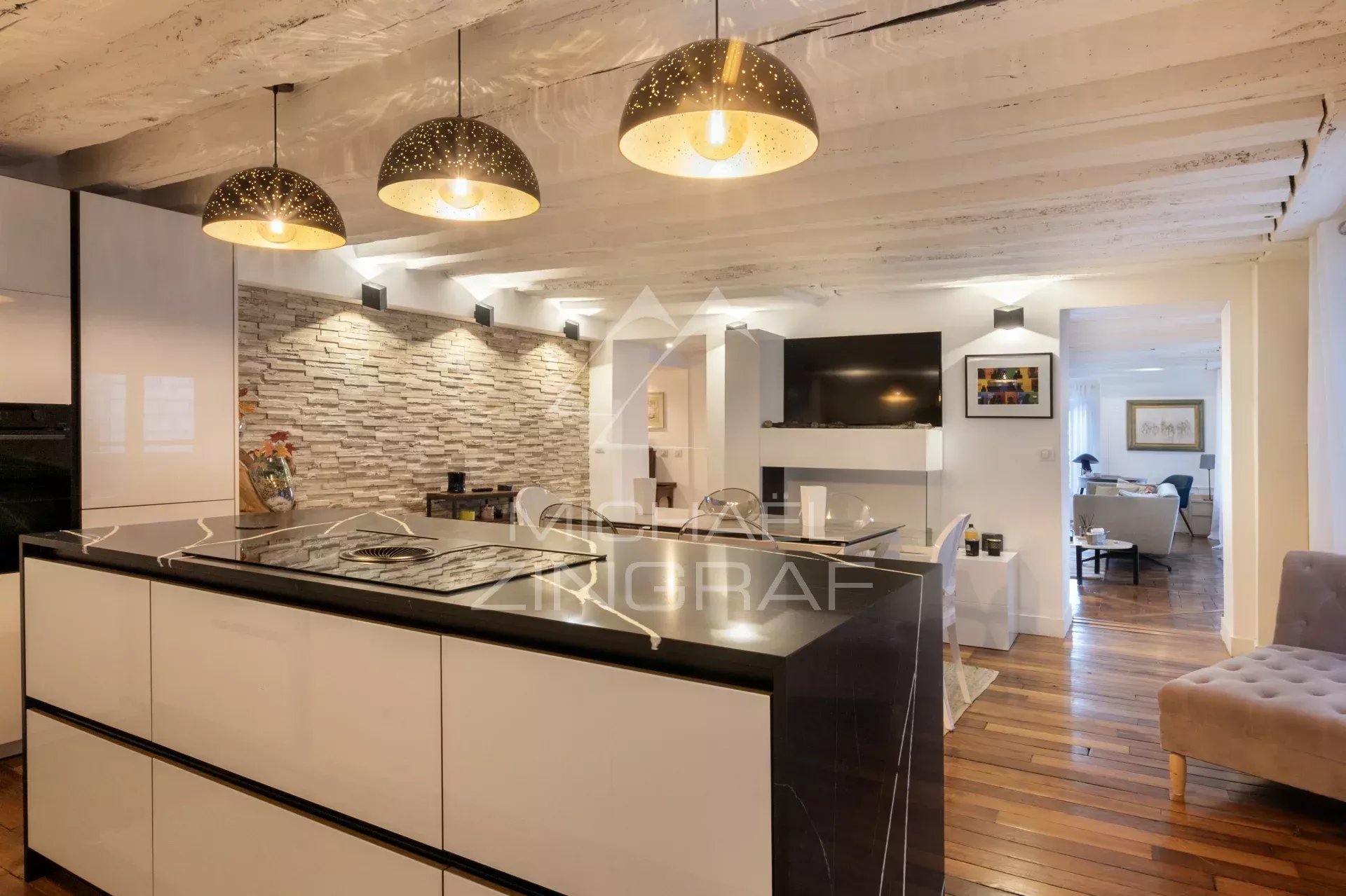 A vendre - Quai Voltaire - 2 suites - Parfait état - Vue Scène