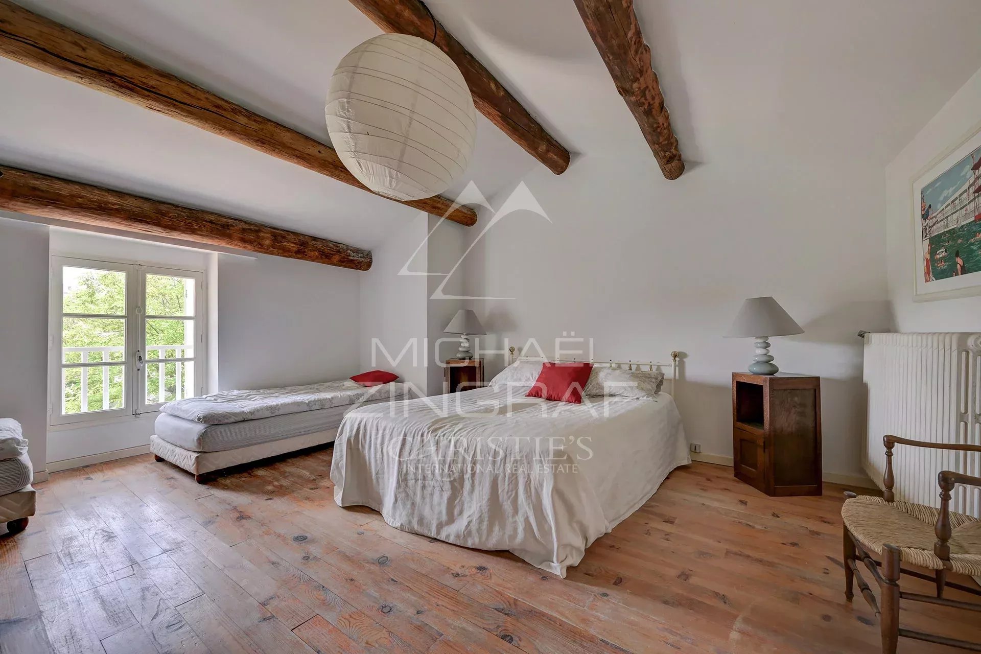 Authentic farmhouse in the heart of the Luberon