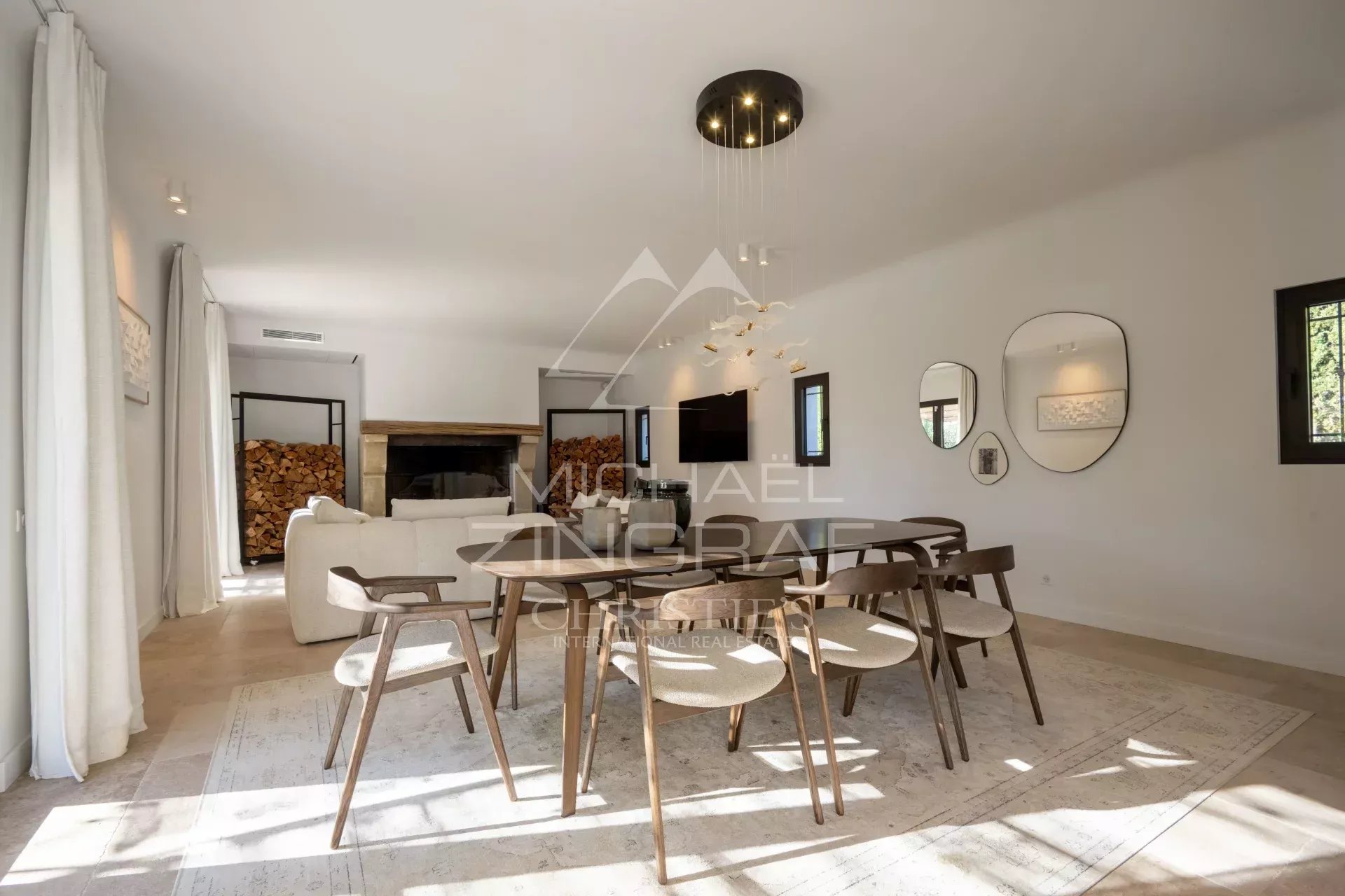 Proche Valbonne – Superbe propriété entièrement rénovée – 5 chambres