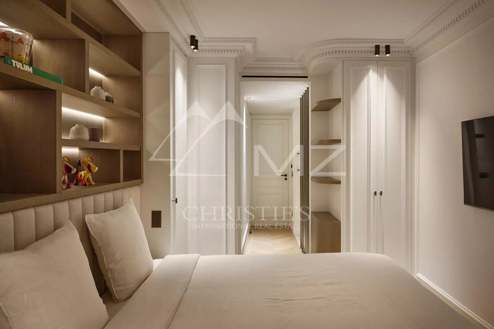 EXCLUSIVITE: Superbe appartement contemporain à la vue mer époustouflante