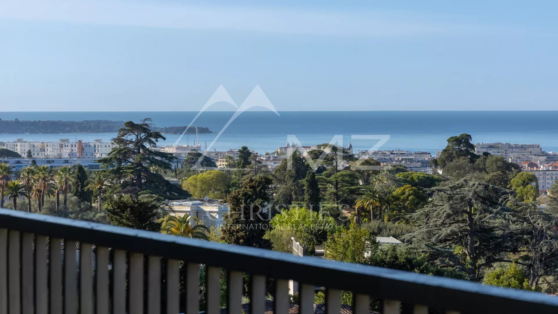 Superbe 4 pièces vue mer dans résidence de Prestige