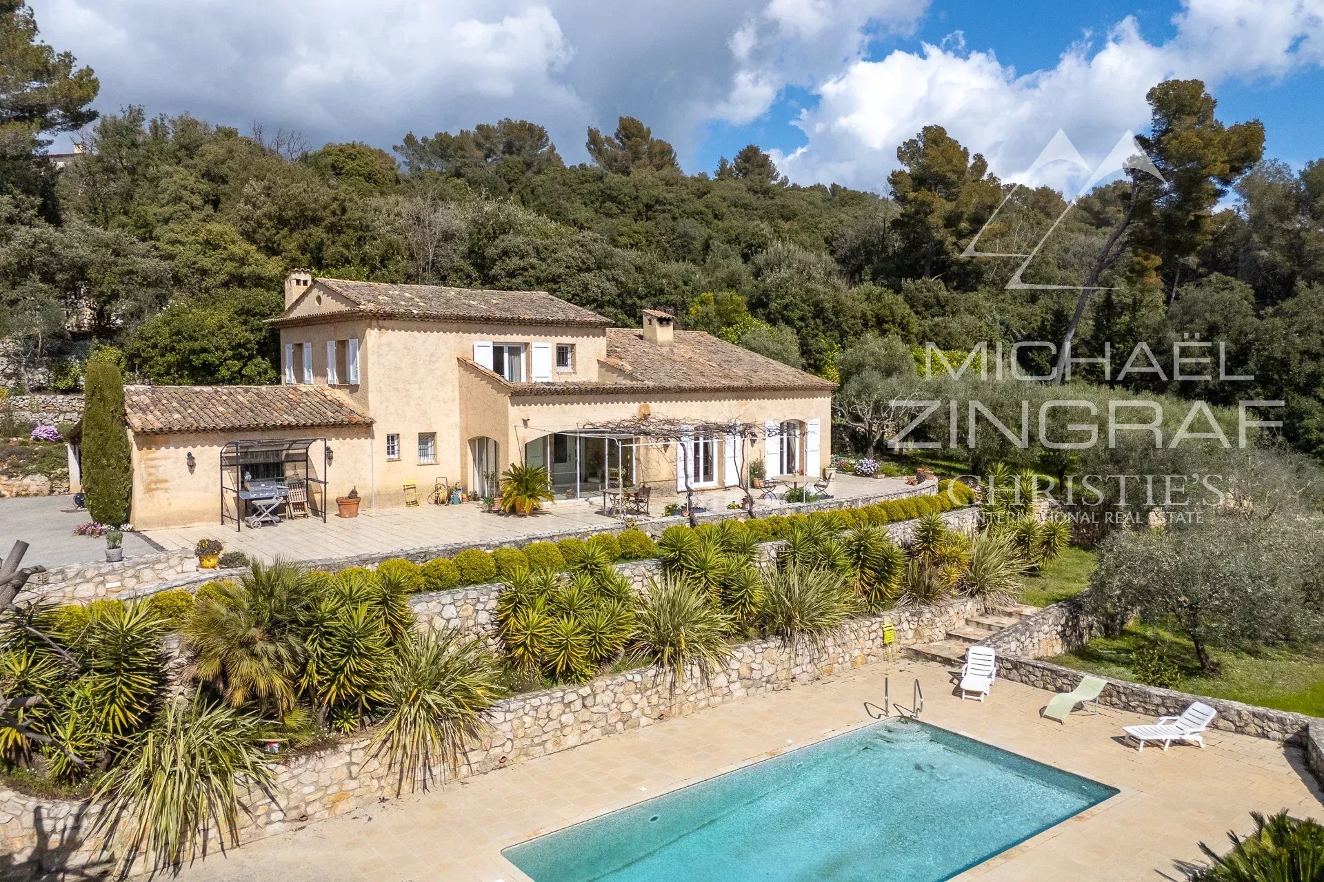 Jolie Villa provençale avec vue mer , véritable havre de paix.